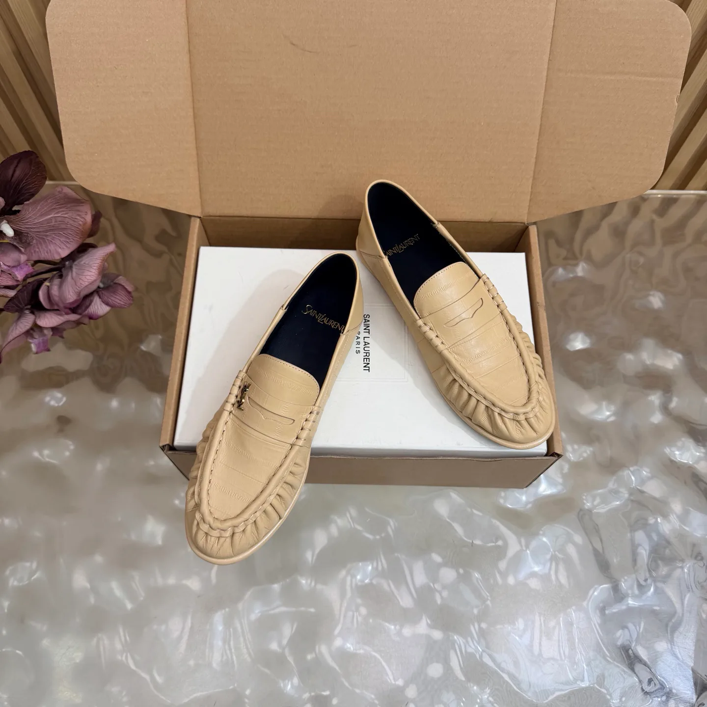 Women's Loafers And Moccasins SAINT LAURENT 17929481