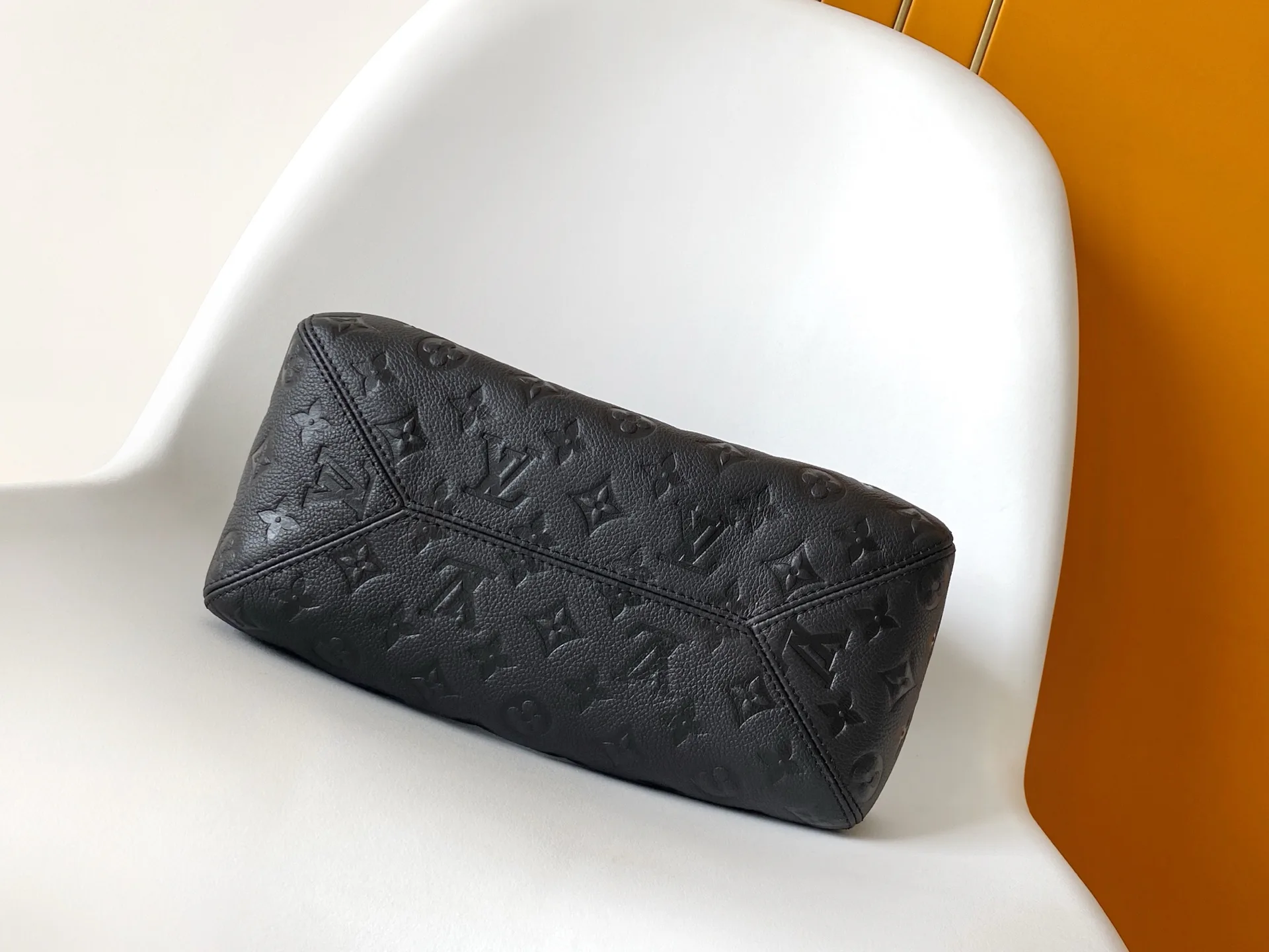 Women's Classic Handbags LOUIS VUITTON 17813551
