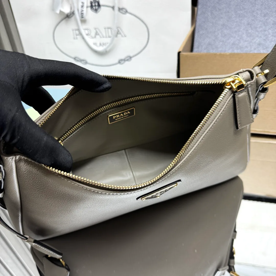 Women's Classic Handbags PRADA 18323051