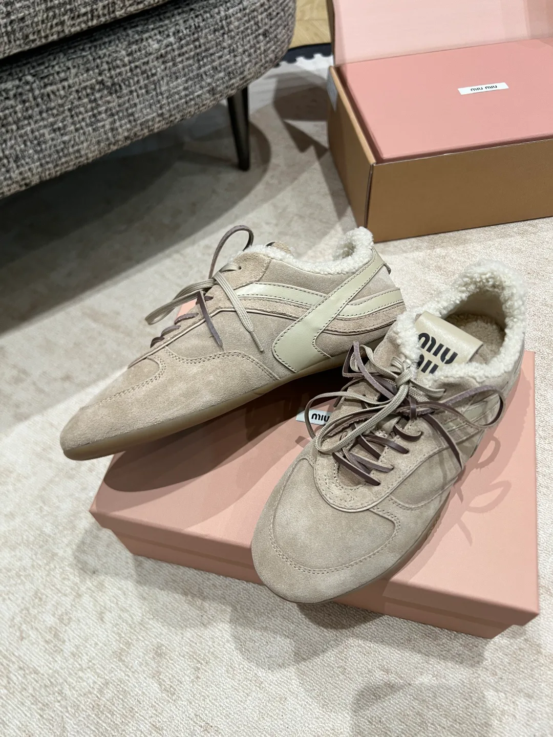 Кроссовки Женские Miu Miu 18592406