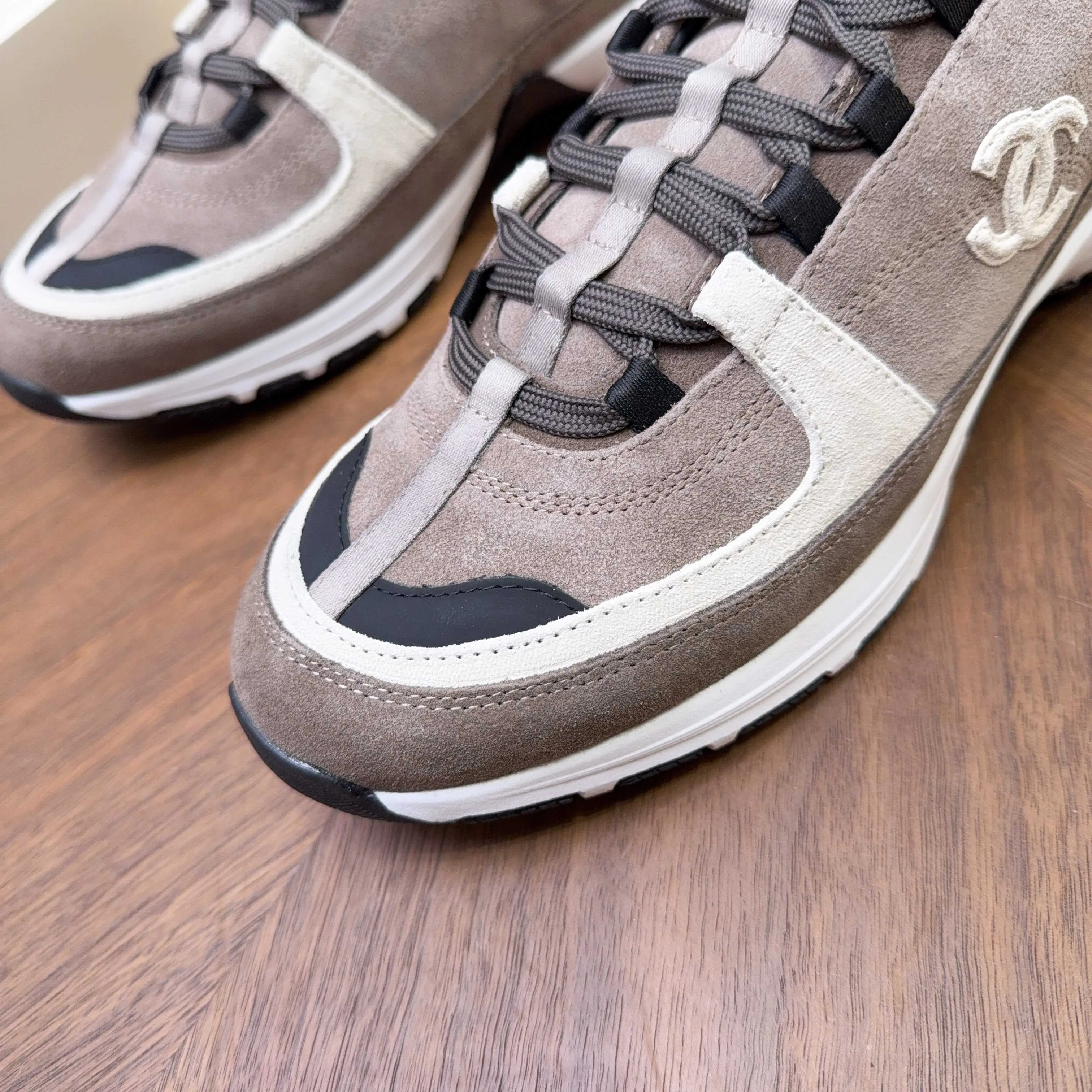 Women's Sneakers CHANEL 17918716