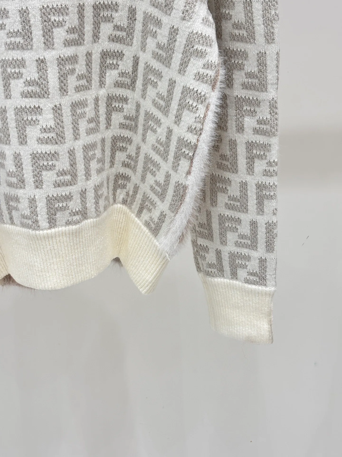 Women's Jumpers And Sweaters FENDI 18032682