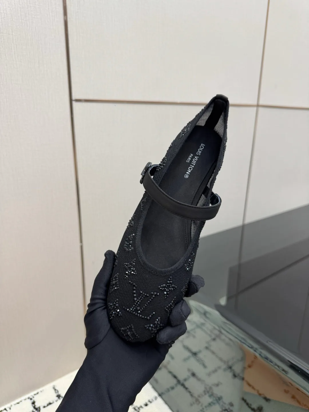 Women's Ballet Flats LOUIS VUITTON 17947020