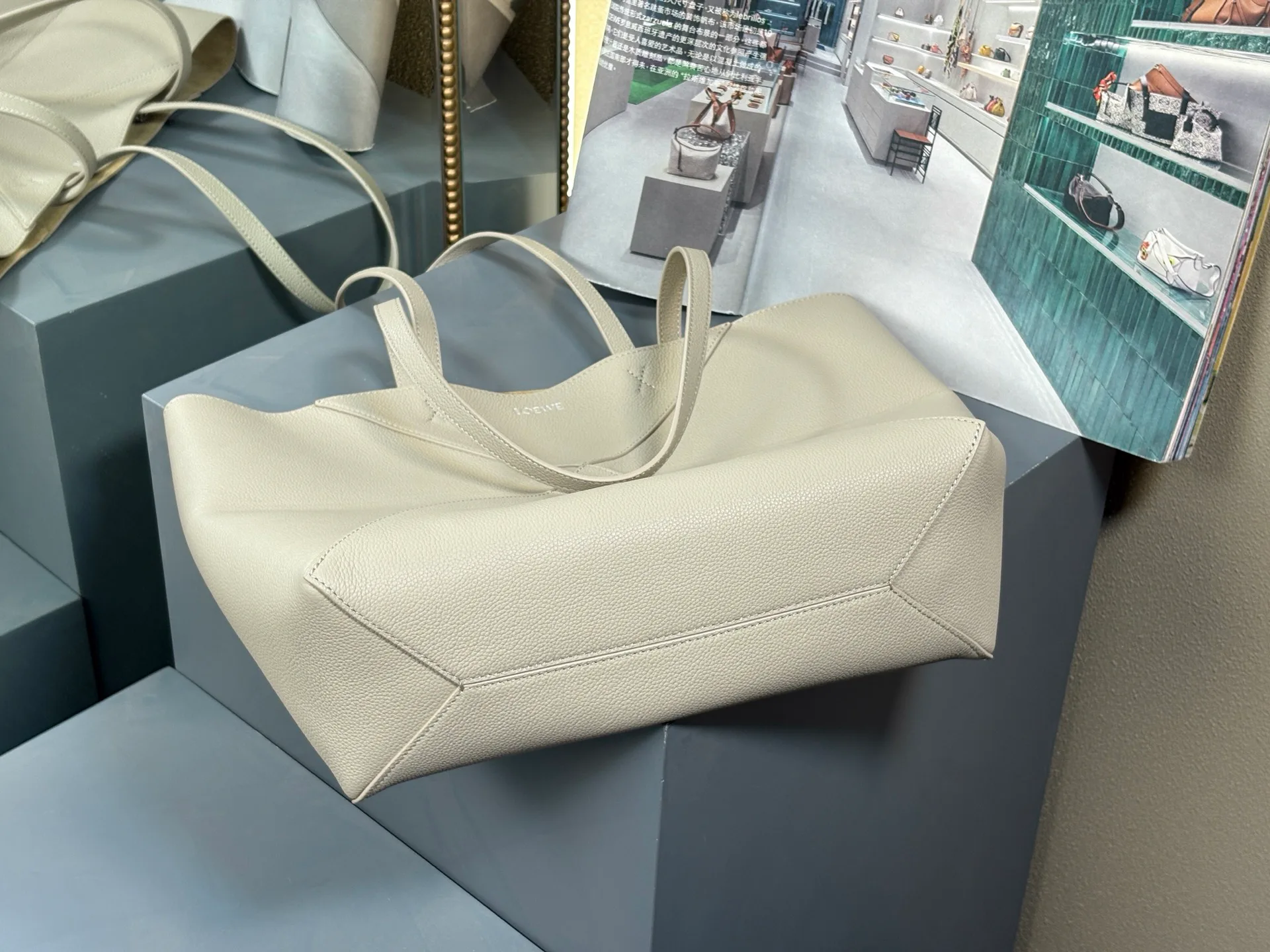 Women's Classic Handbags LOEWE 16892771