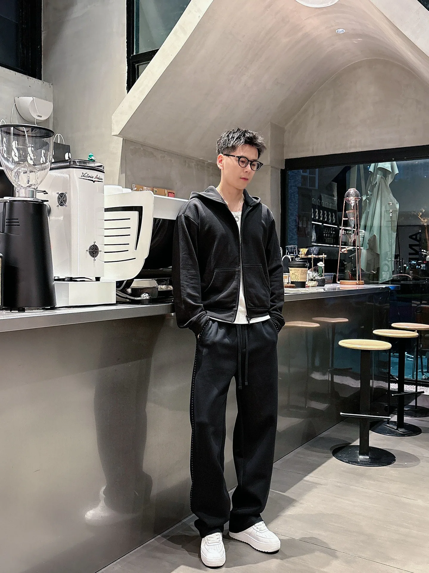 Брюки Мужские Balenciaga 18596835