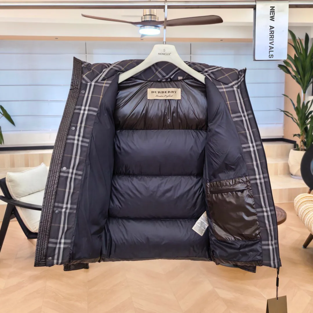 Women's Jackets And Down Jackets BURBERRY 17902556