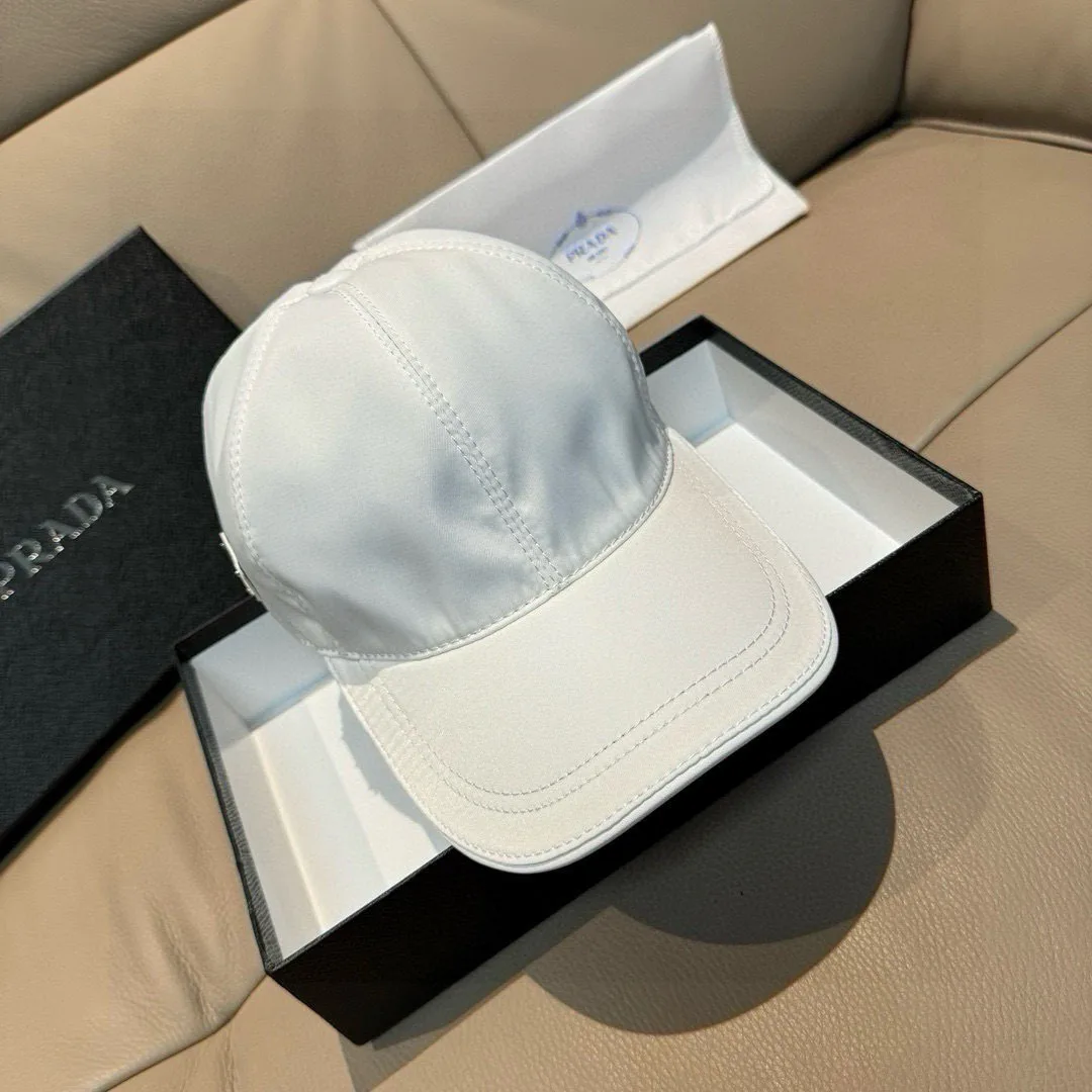 Hats PRADA 17604797