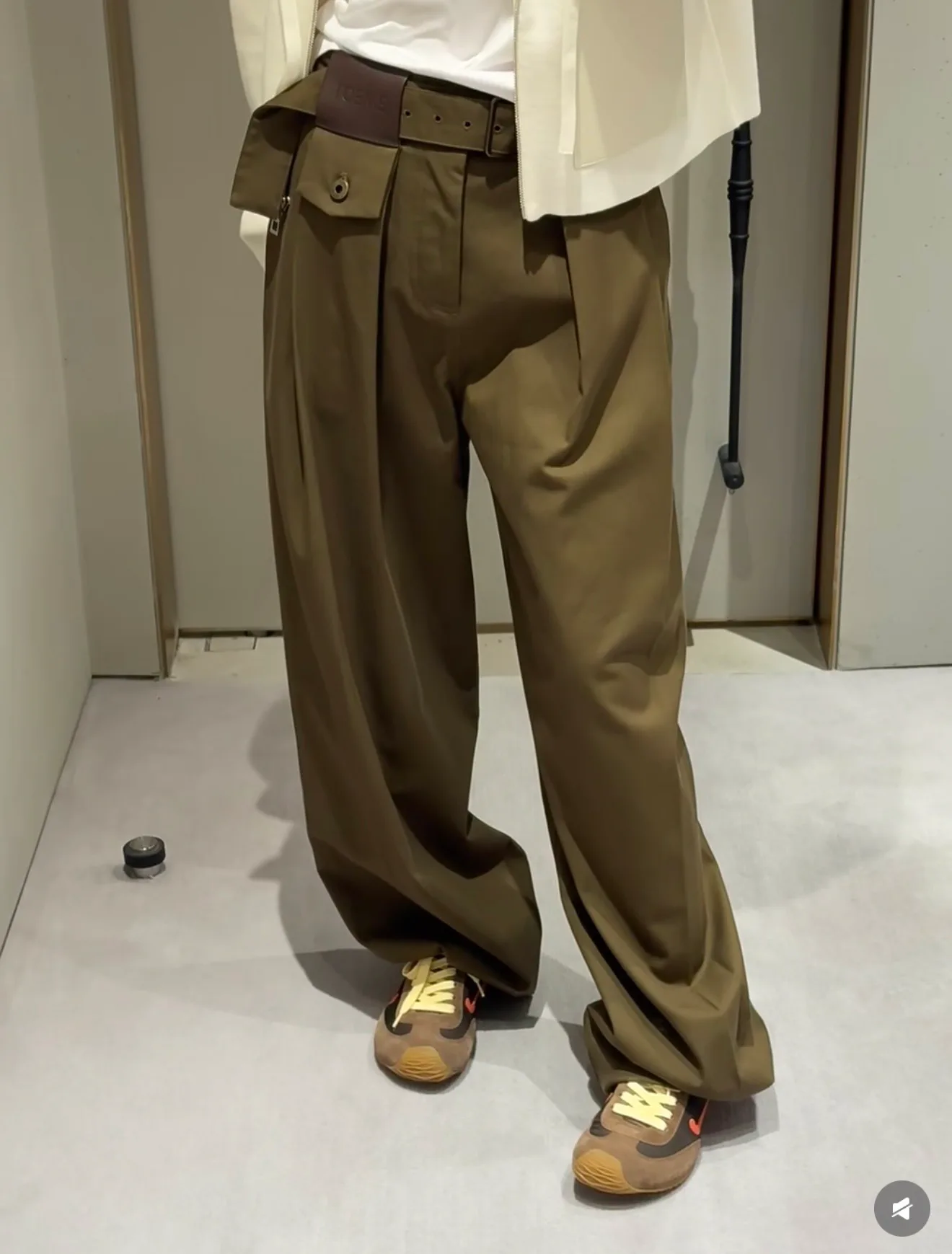 Women's Trousers LOEWE 17321700