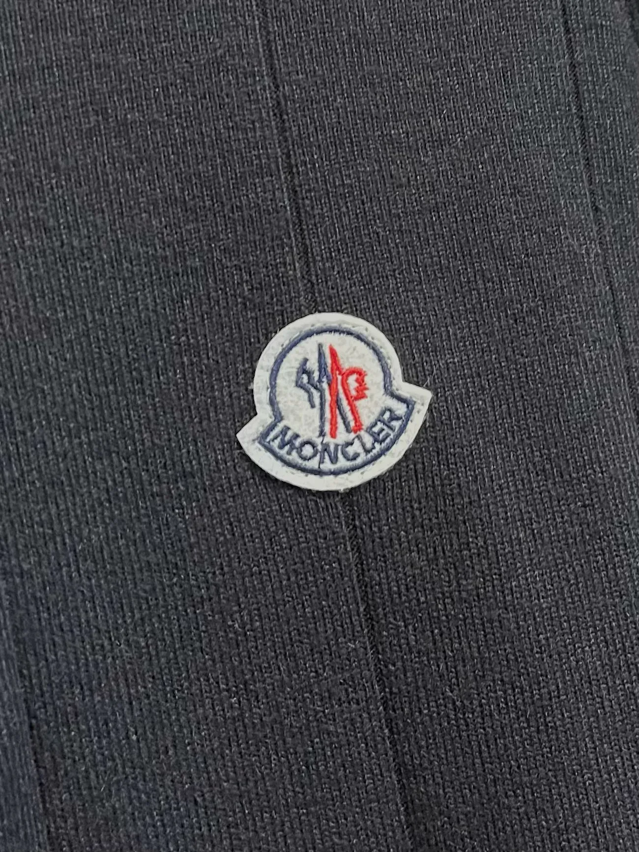 Men's Jumpers And Sweaters MONCLER 18098139