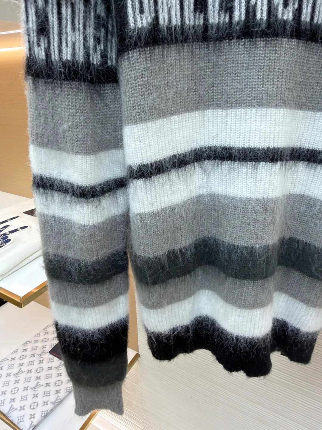Men's Jumpers And Sweaters BALENCIAGA 18260618