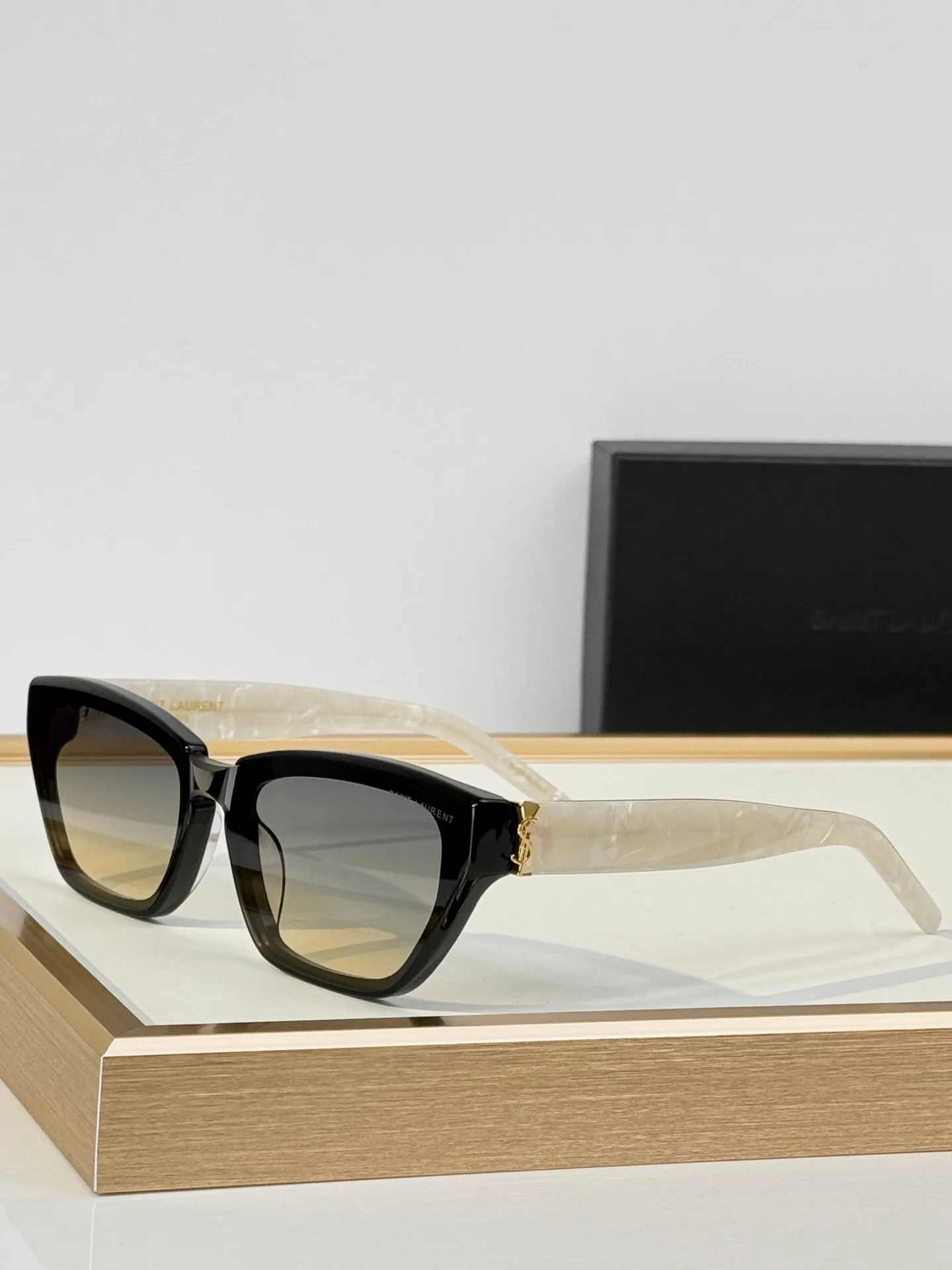Glasses SAINT LAURENT 17920532