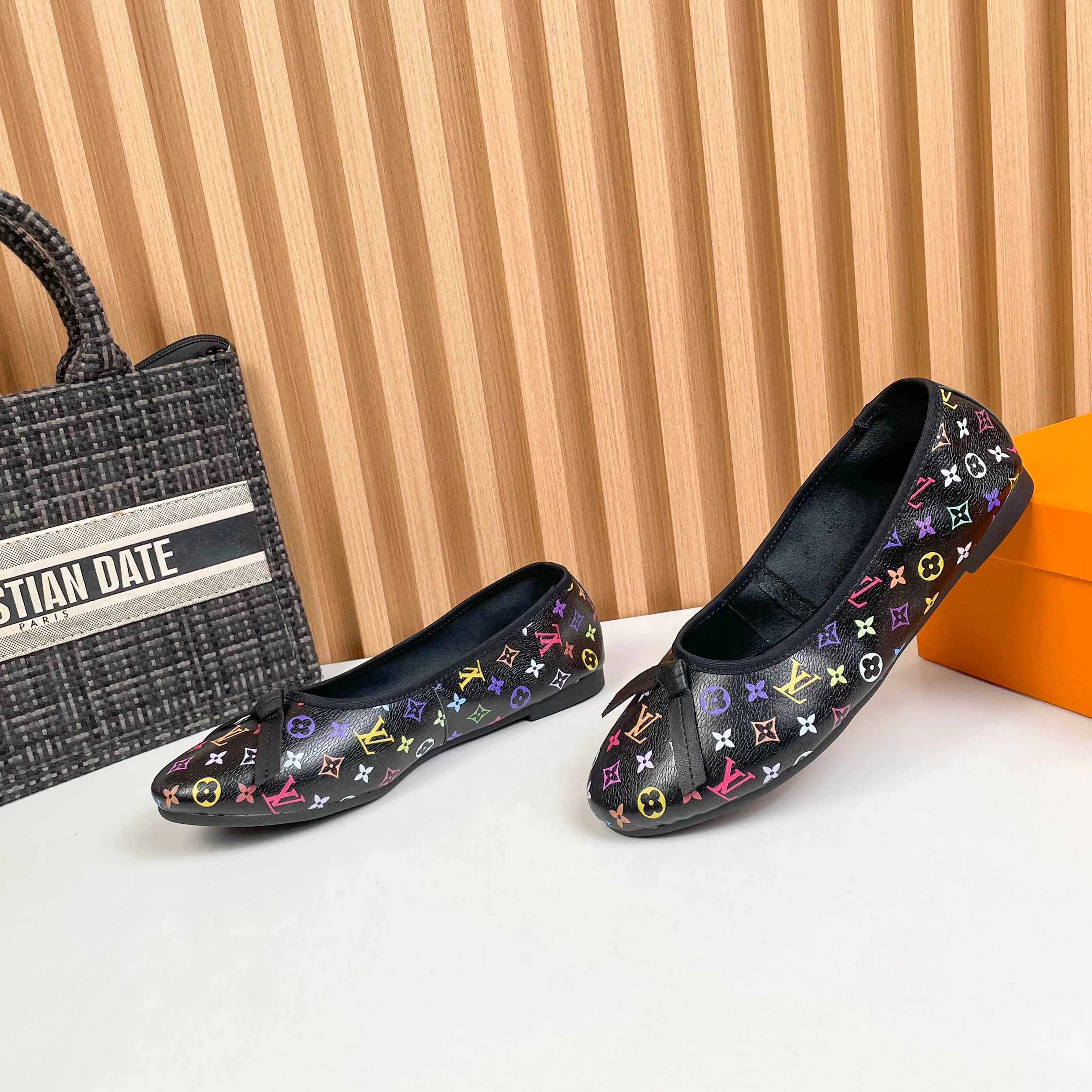 Women's Ballet Flats LOUIS VUITTON 17038114