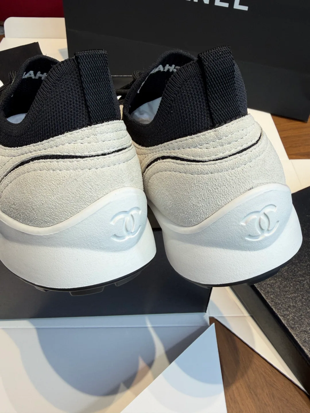 Women's Sneakers CHANEL 18067106
