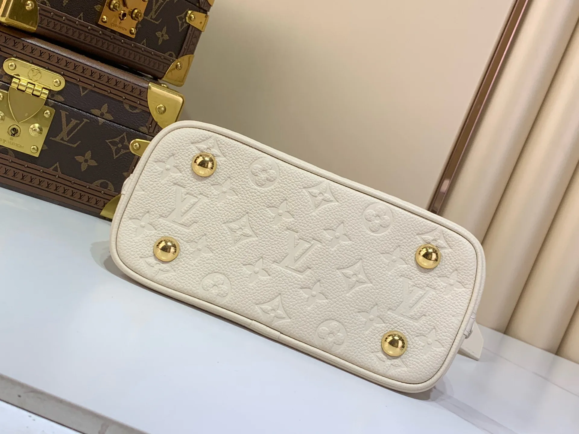 Women's Classic Handbags LOUIS VUITTON 17499358