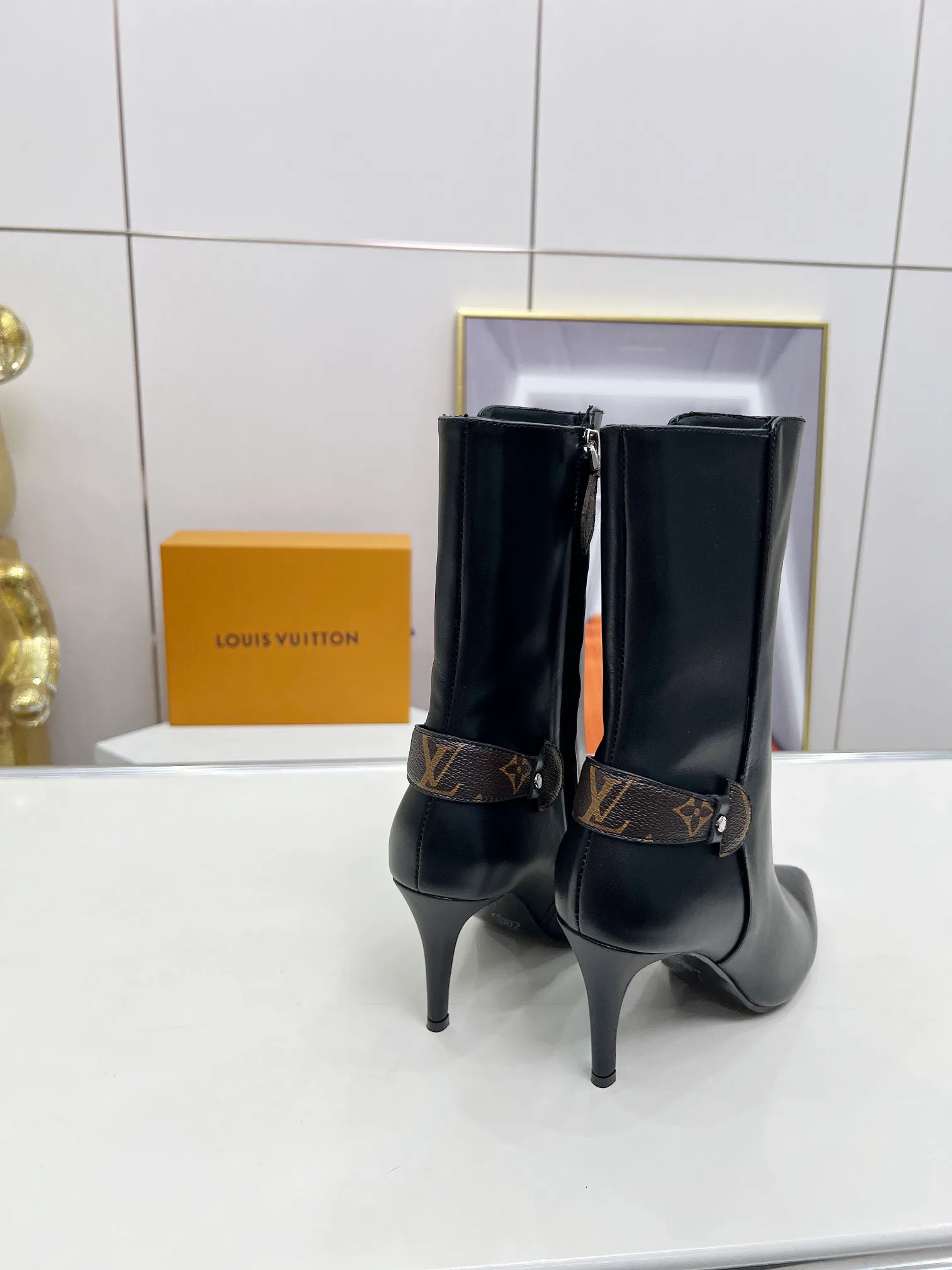 Women's Booties LOUIS VUITTON 18362255