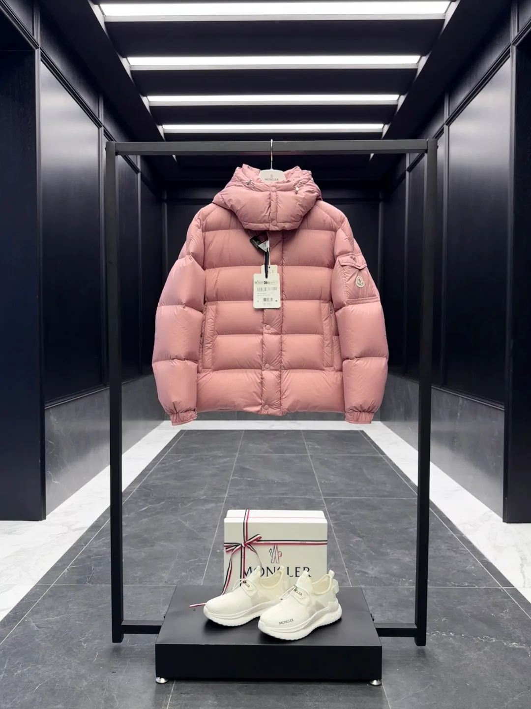 Men's Jackets And Down Jackets MONCLER 17819540