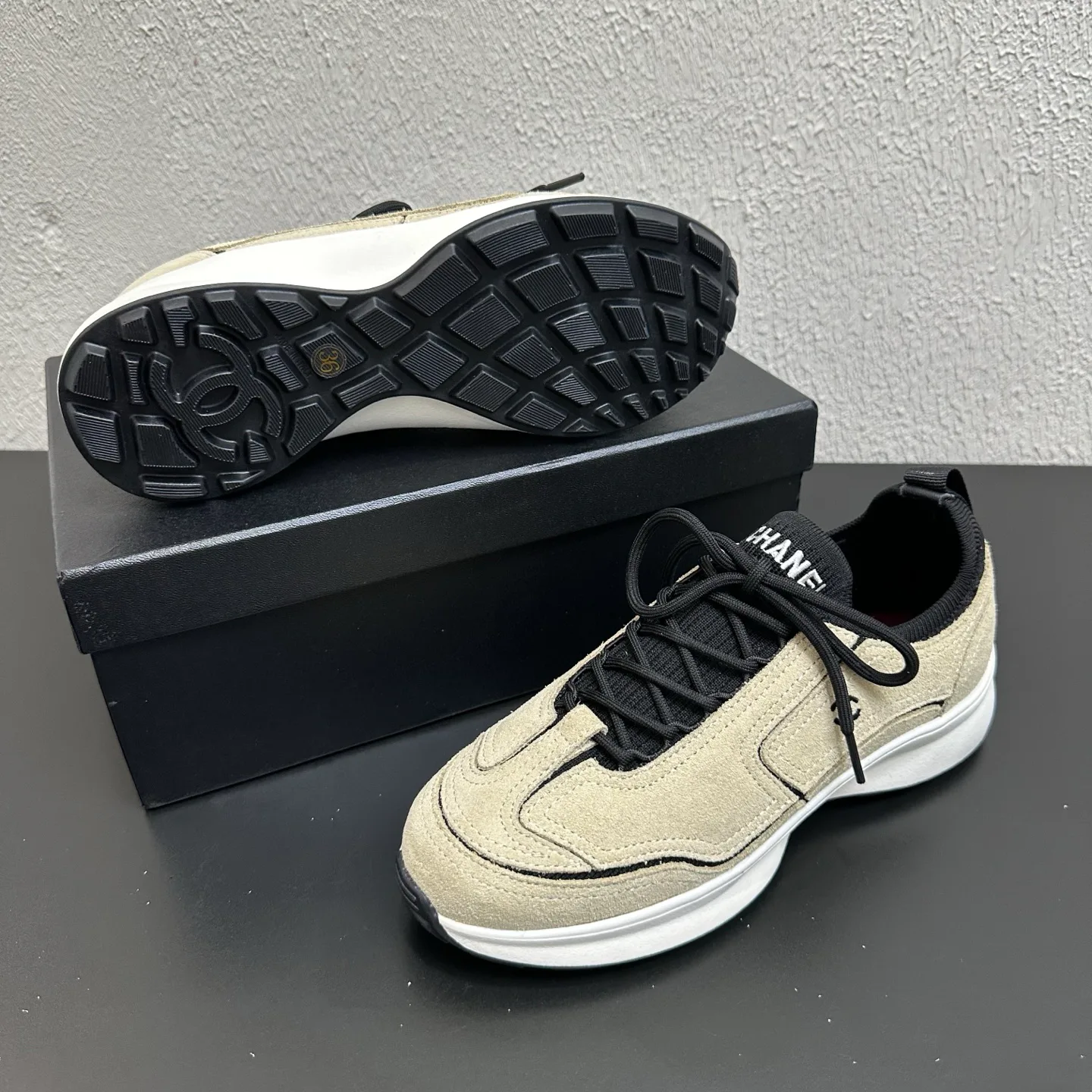 Women's Sneakers CHANEL 17934449