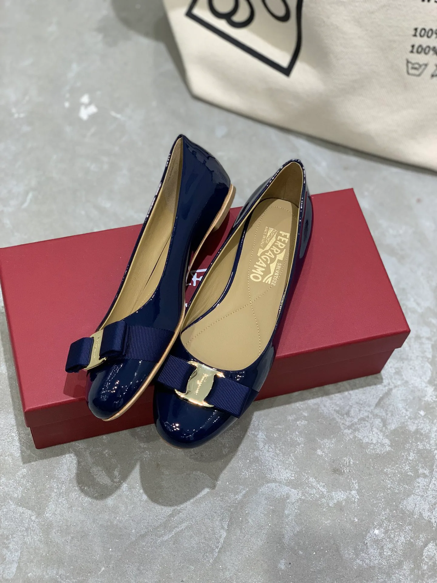 Women's Ballet Flats SALVATORE FERRAGAMO 18340634