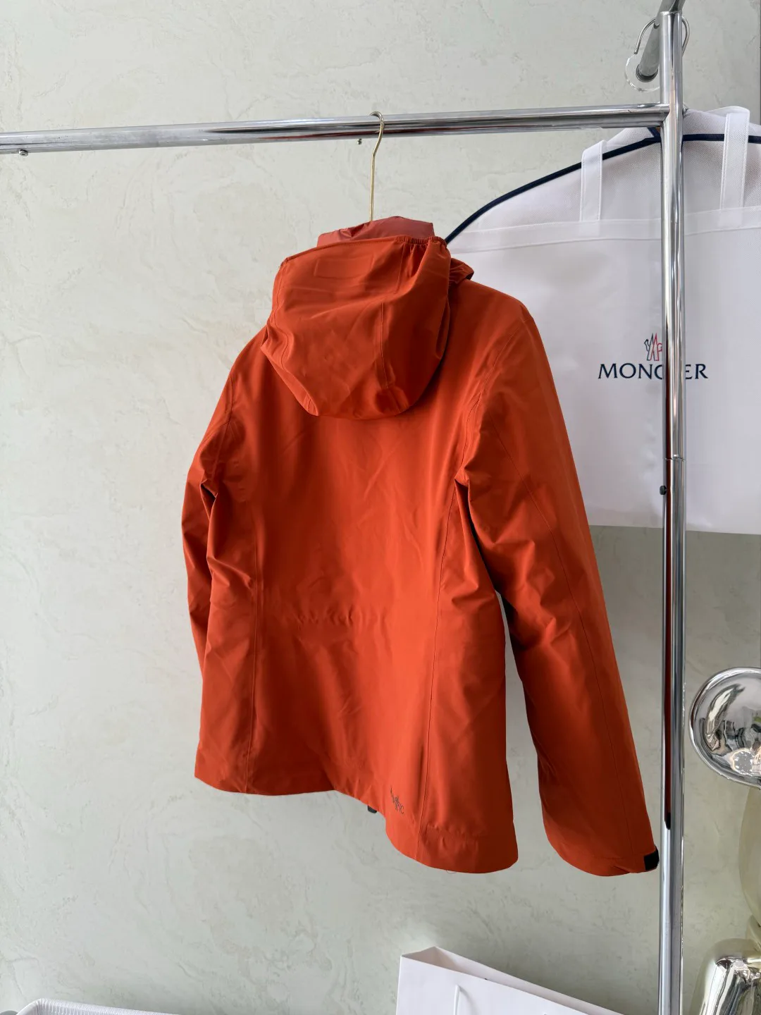 Women's Jackets And Down Jackets MONCLER 18043545