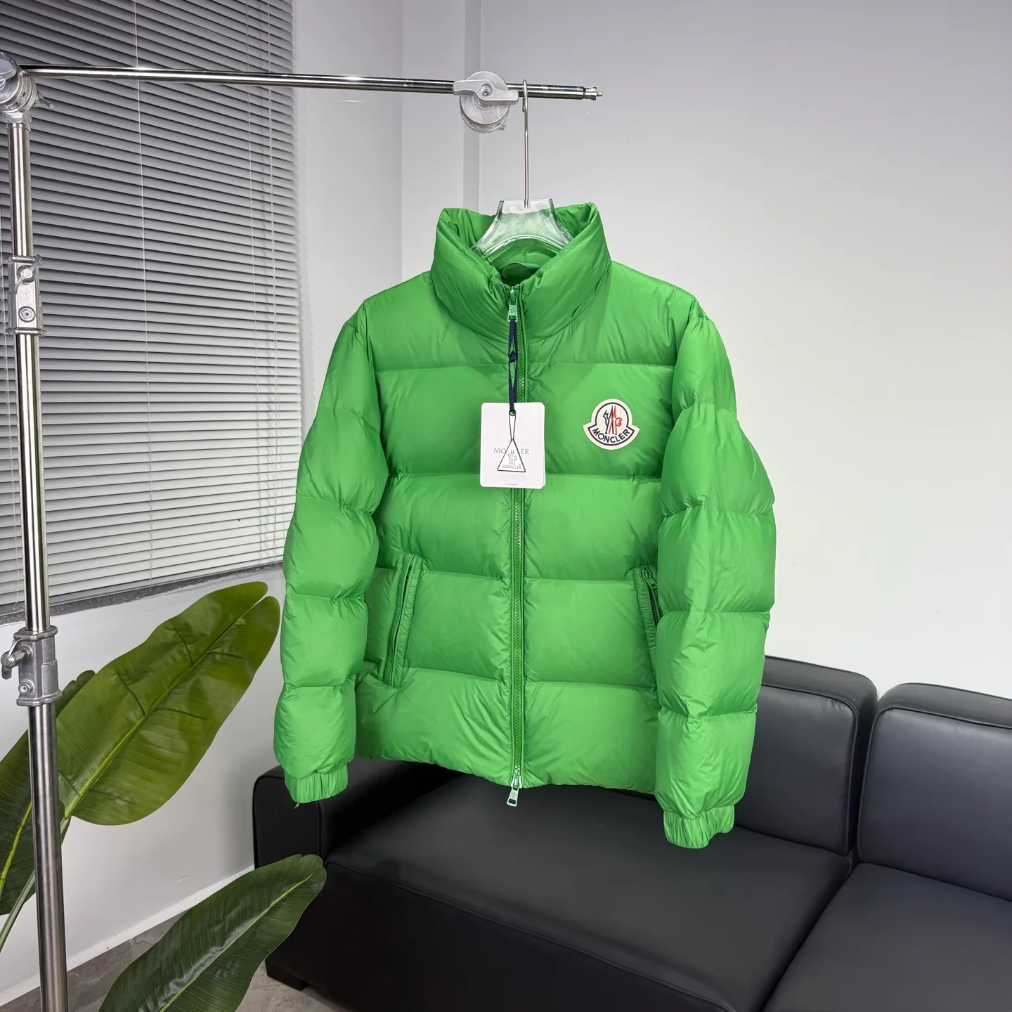 Women's Jackets And Down Jackets MONCLER 18415638