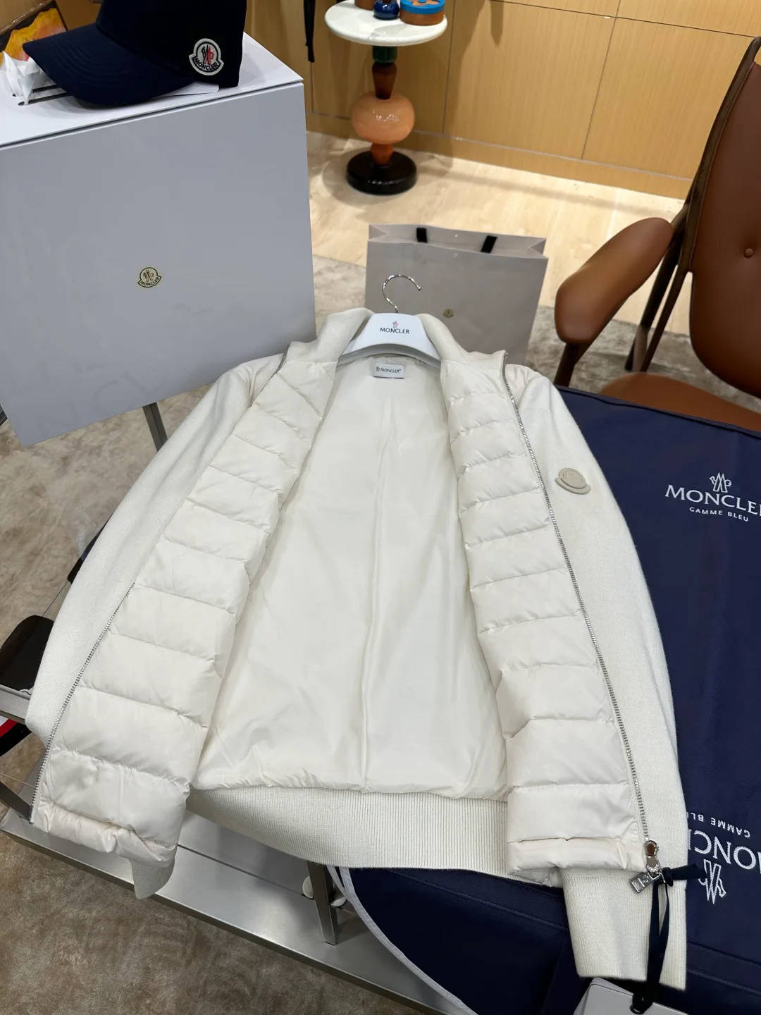 Куртки И Пуховики Мужские Moncler 18558941