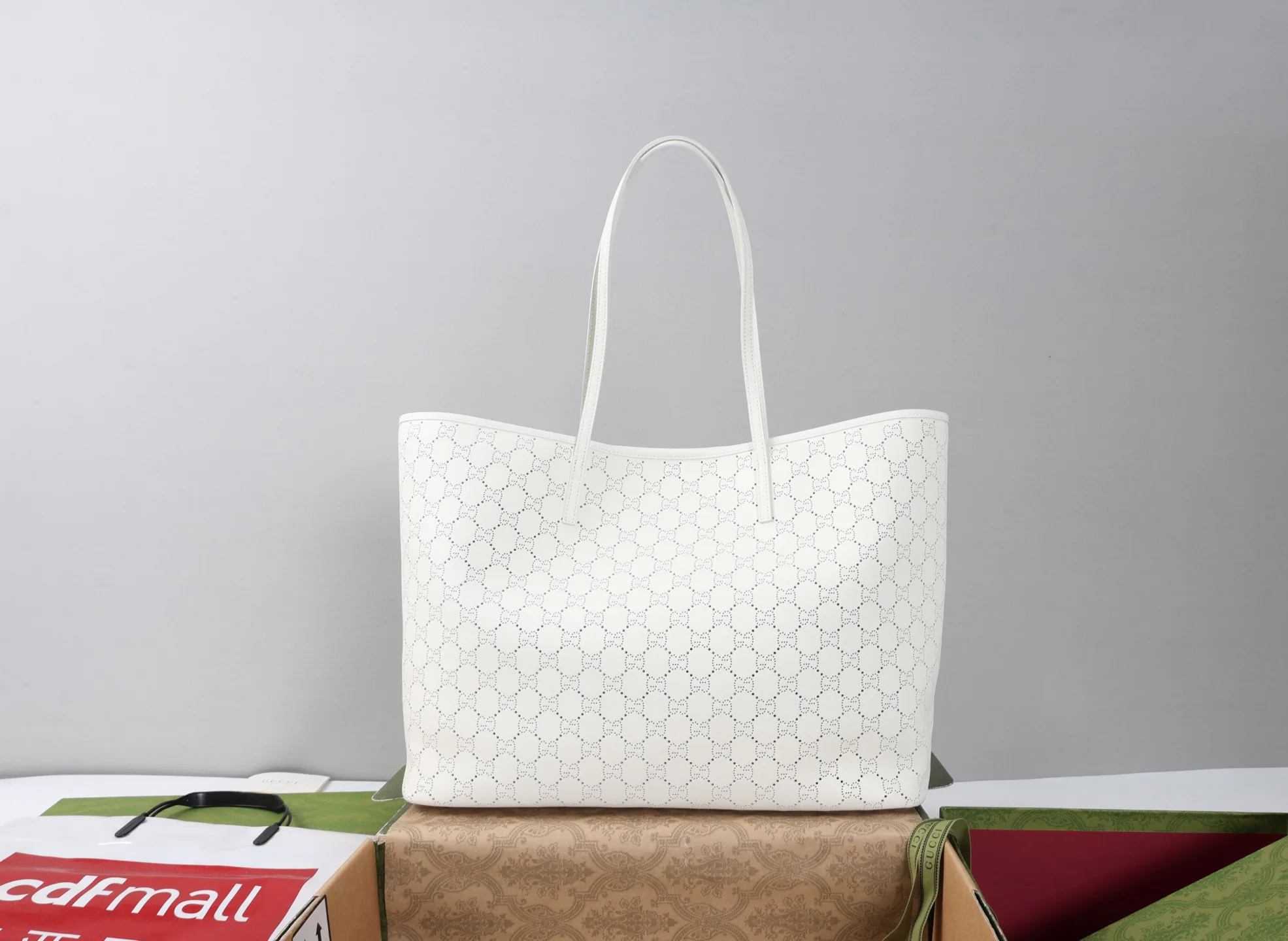 Women's Classic Handbags GUCCI 18065340