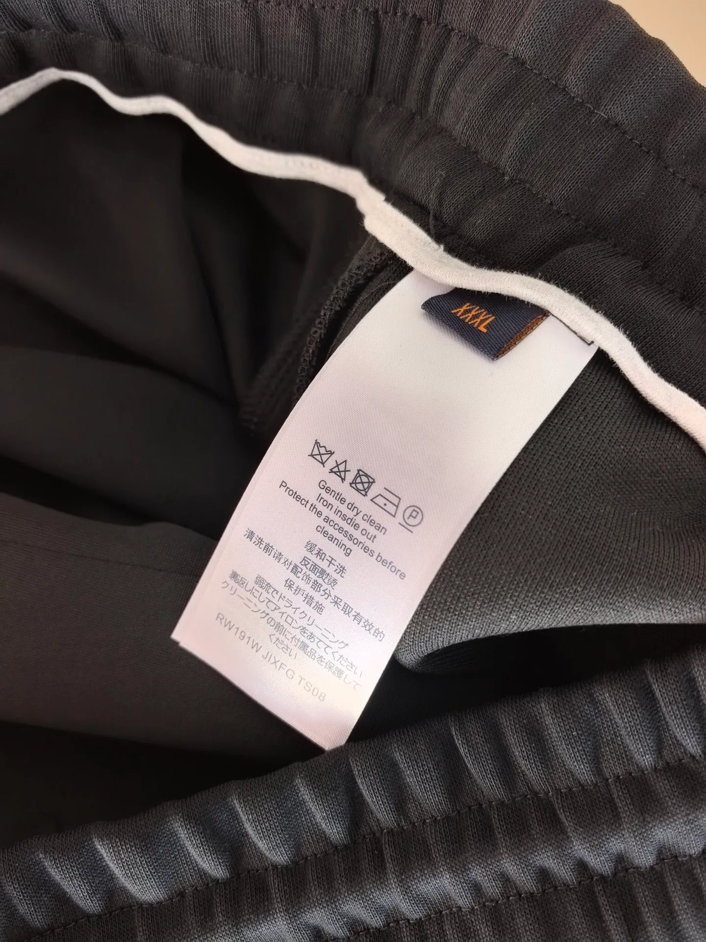 Men's Shorts LOUIS VUITTON 17804286