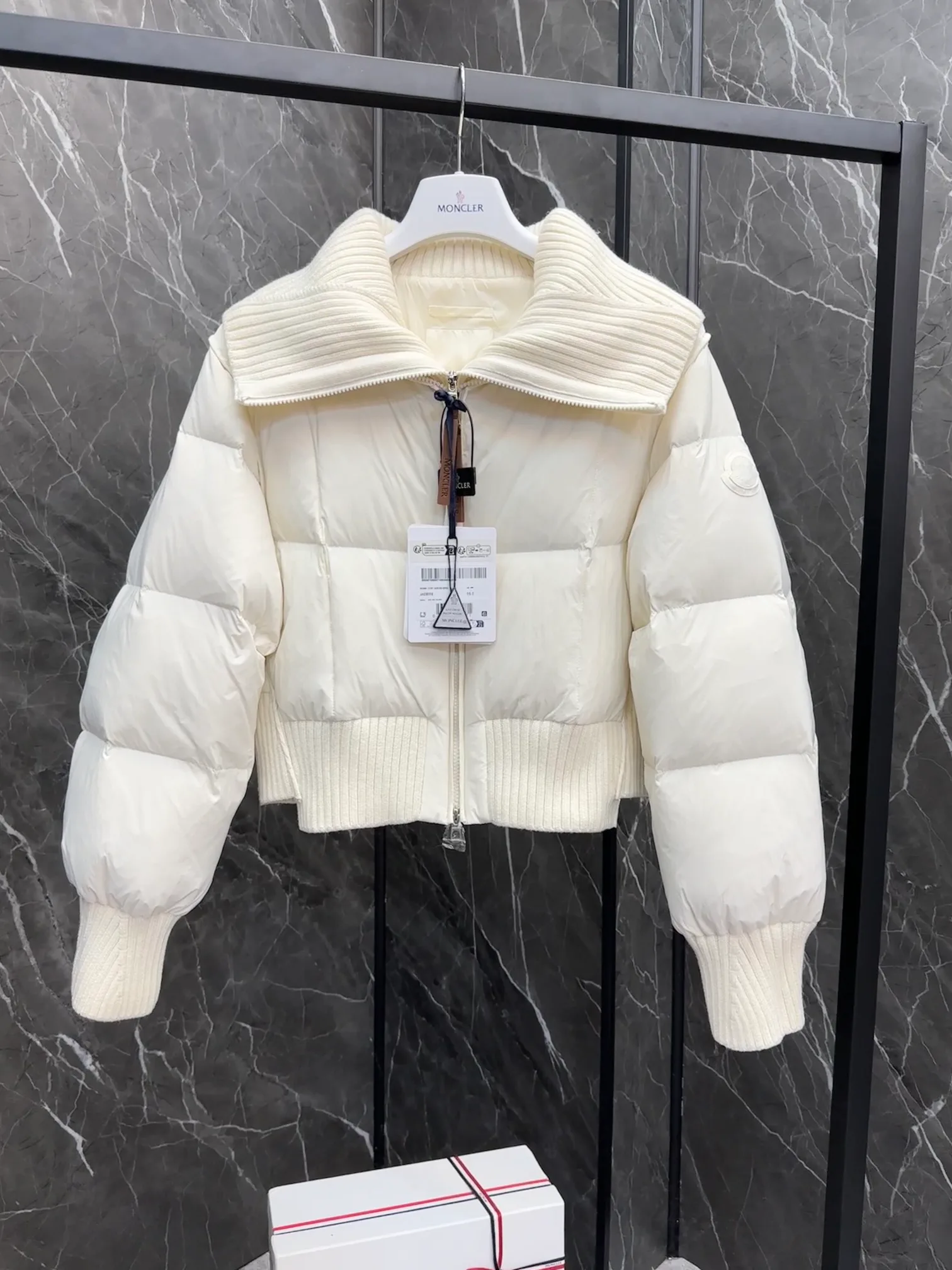 Men's Jackets And Down Jackets MONCLER 18281283
