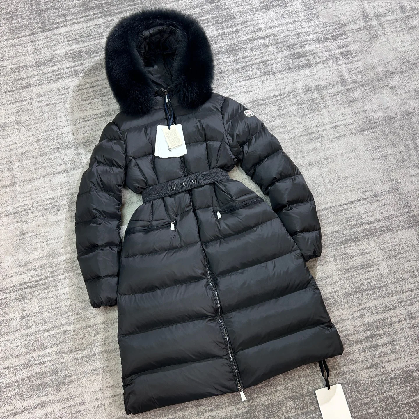 Women's Jackets And Down Jackets MONCLER 17892133