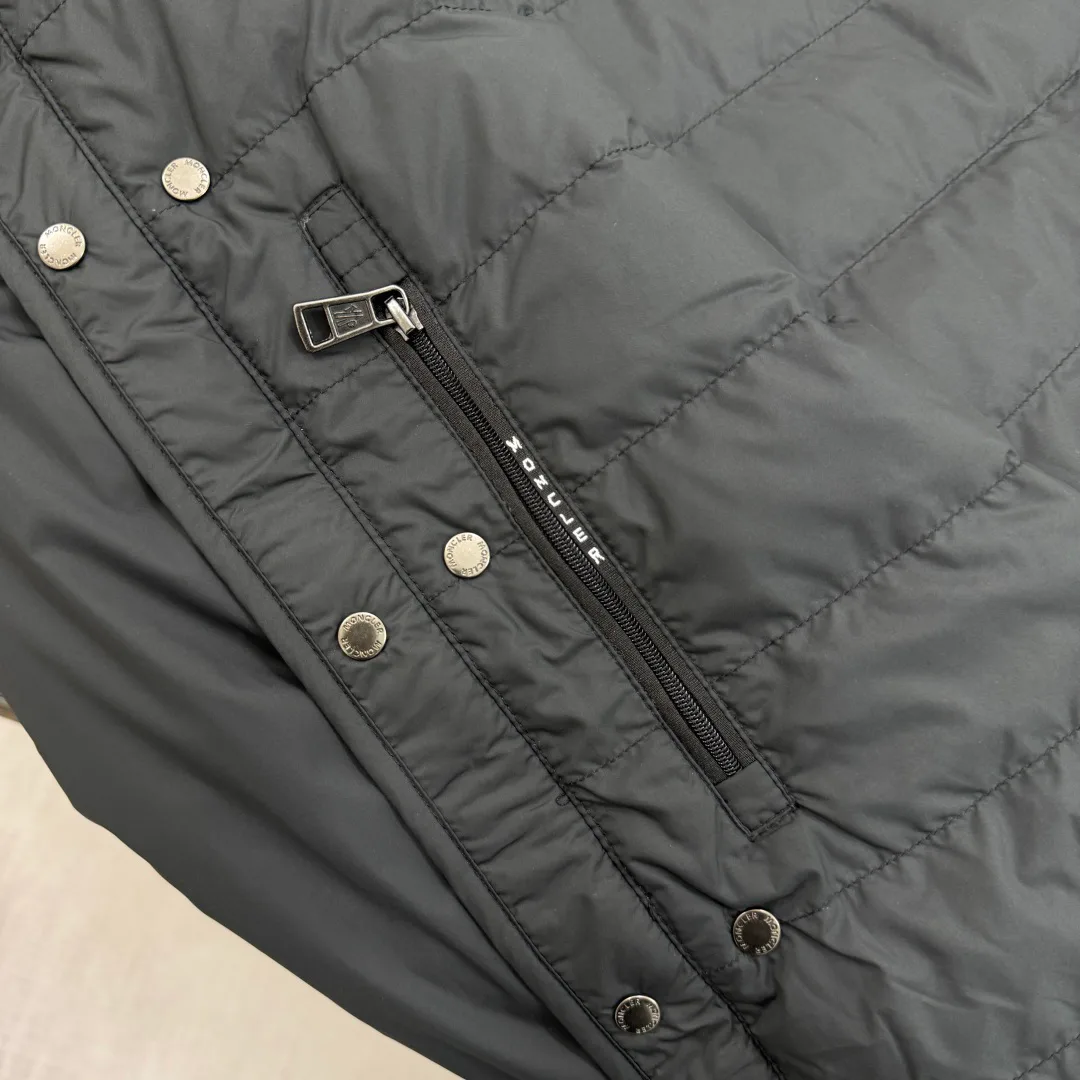 Men's Jackets And Down Jackets MONCLER 17827399