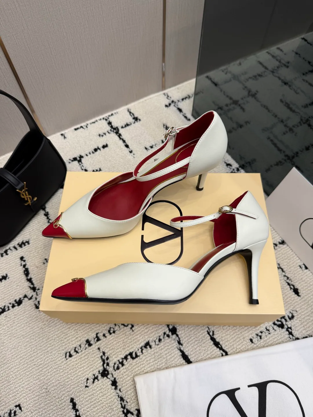 Women's Heels VALENTINO 17937573