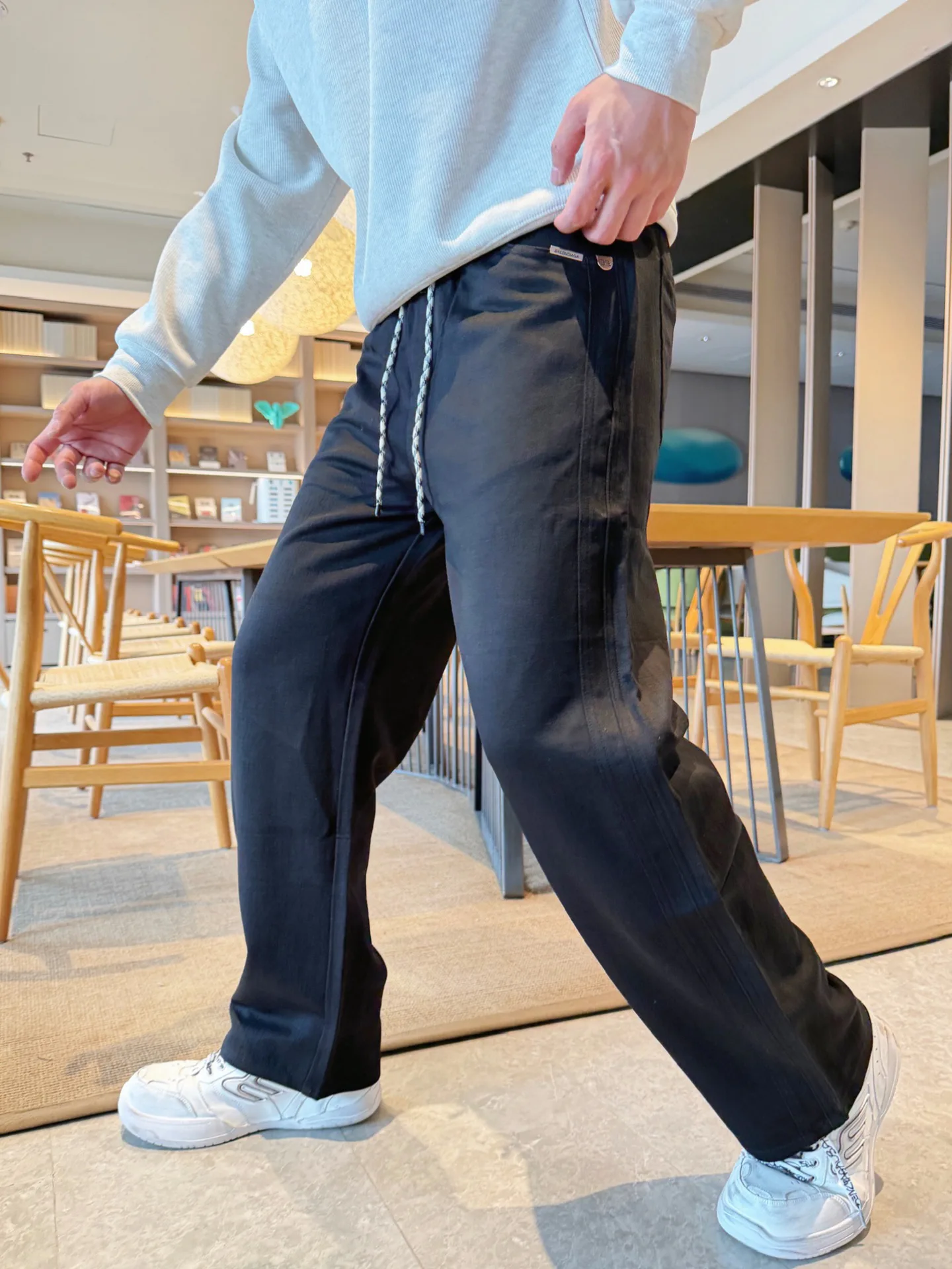 Men's Trousers BALENCIAGA 18345715