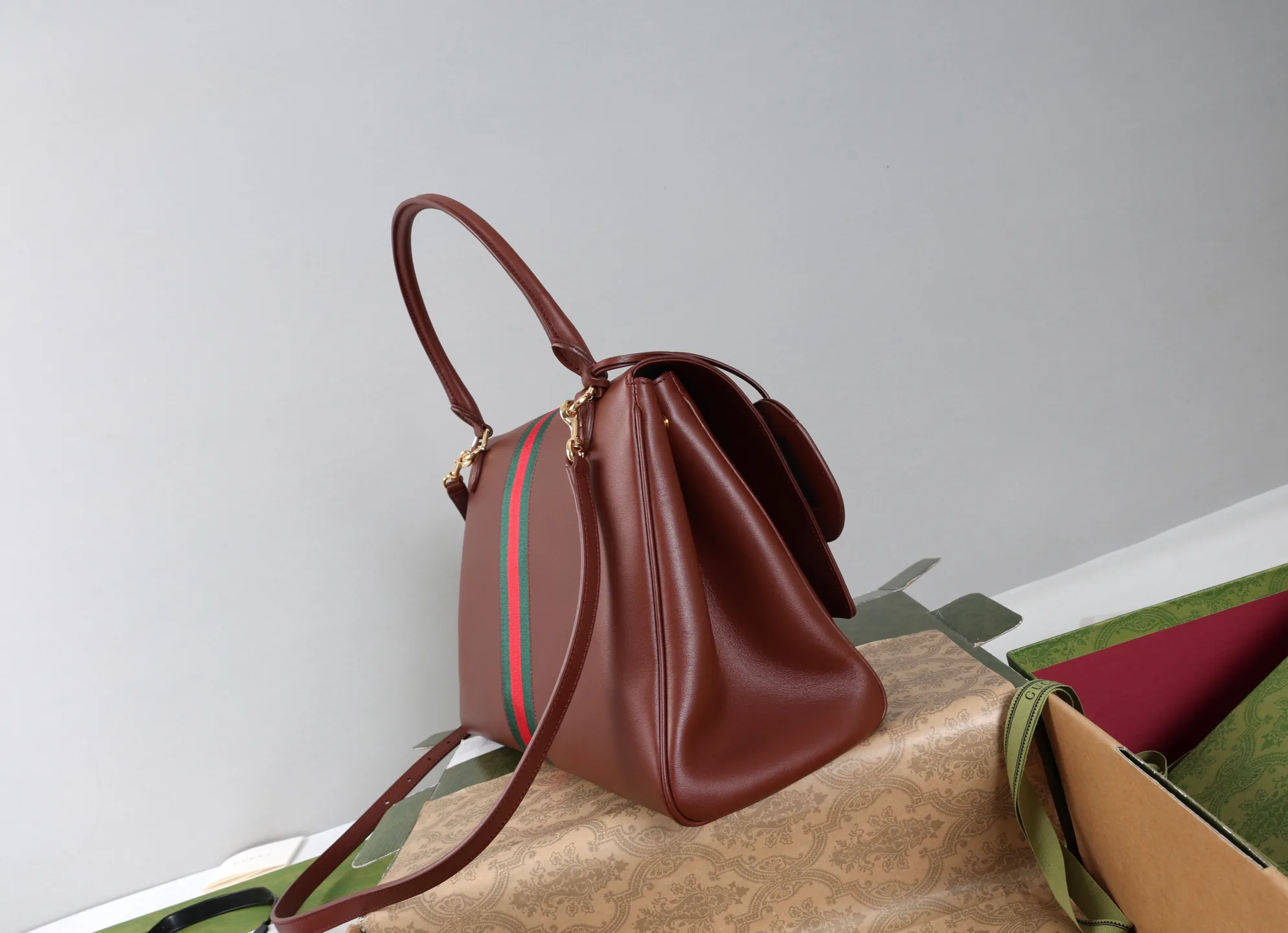 Women's Classic Handbags GUCCI 18250586