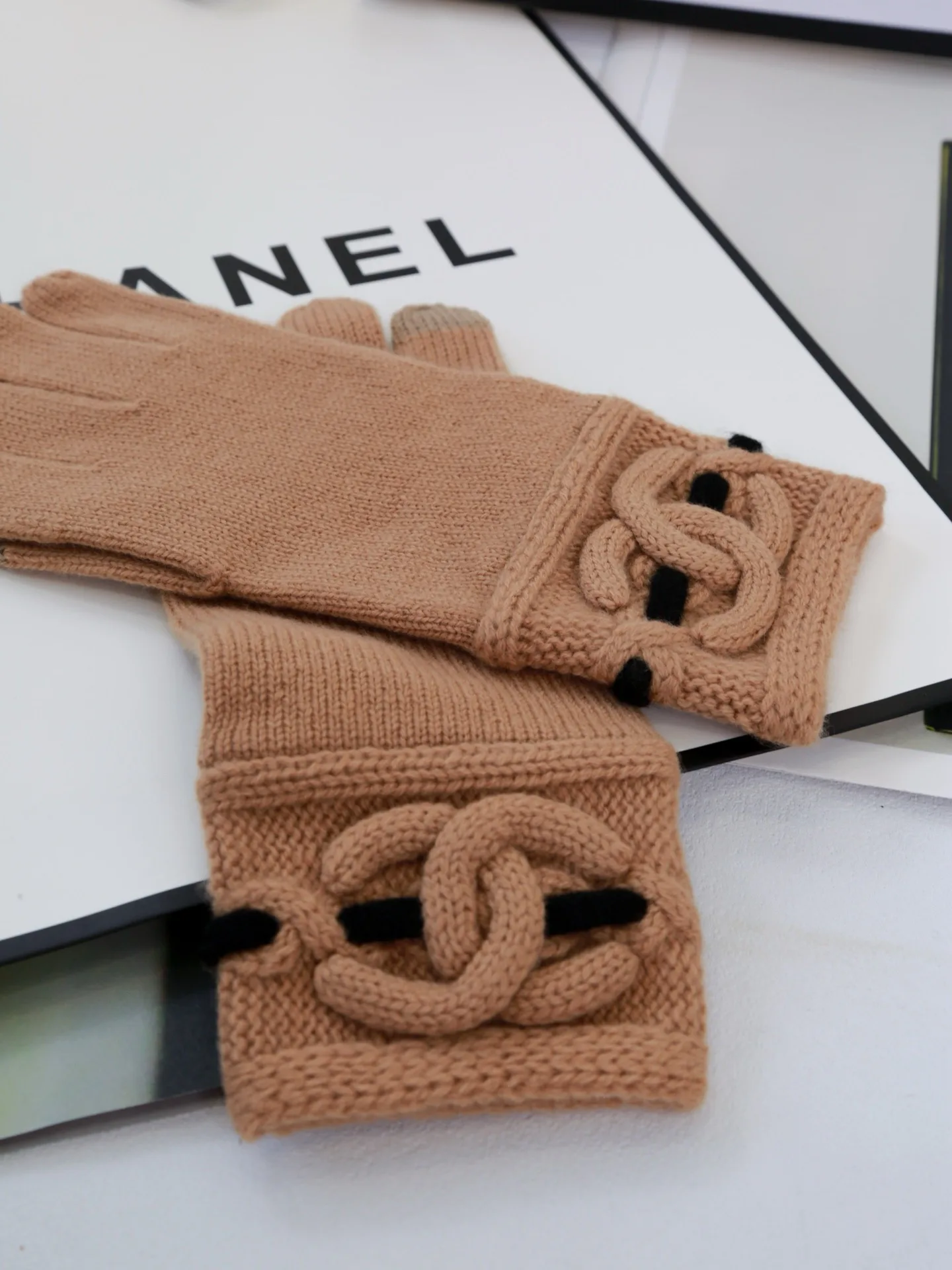 Hats CHANEL 18427045