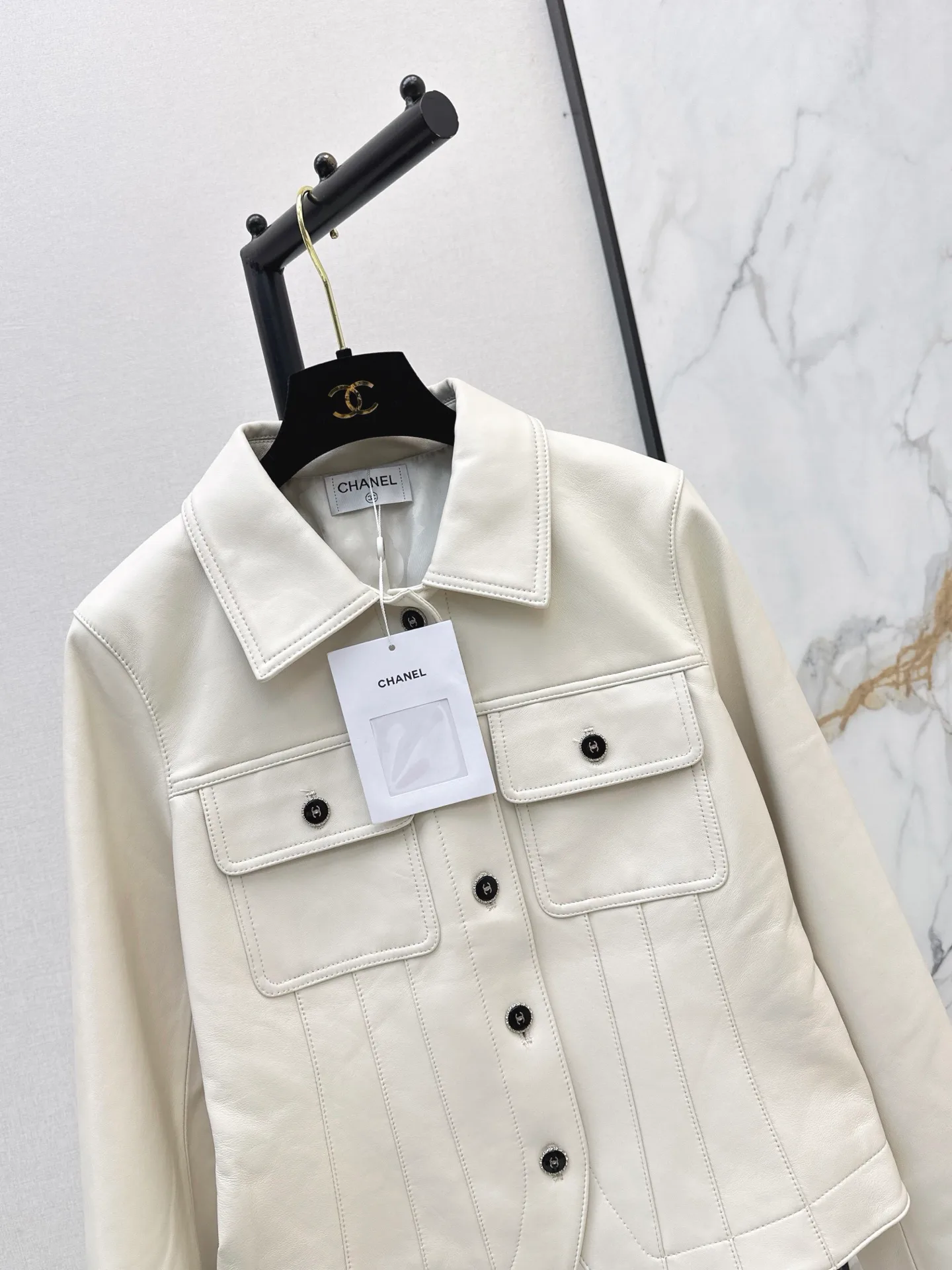 Women's Leather Jackets And Sheepskin Coats CHANEL 18173022