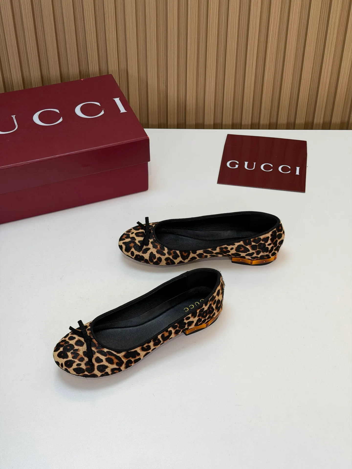 Women's Ballet Flats GUCCI 18083632