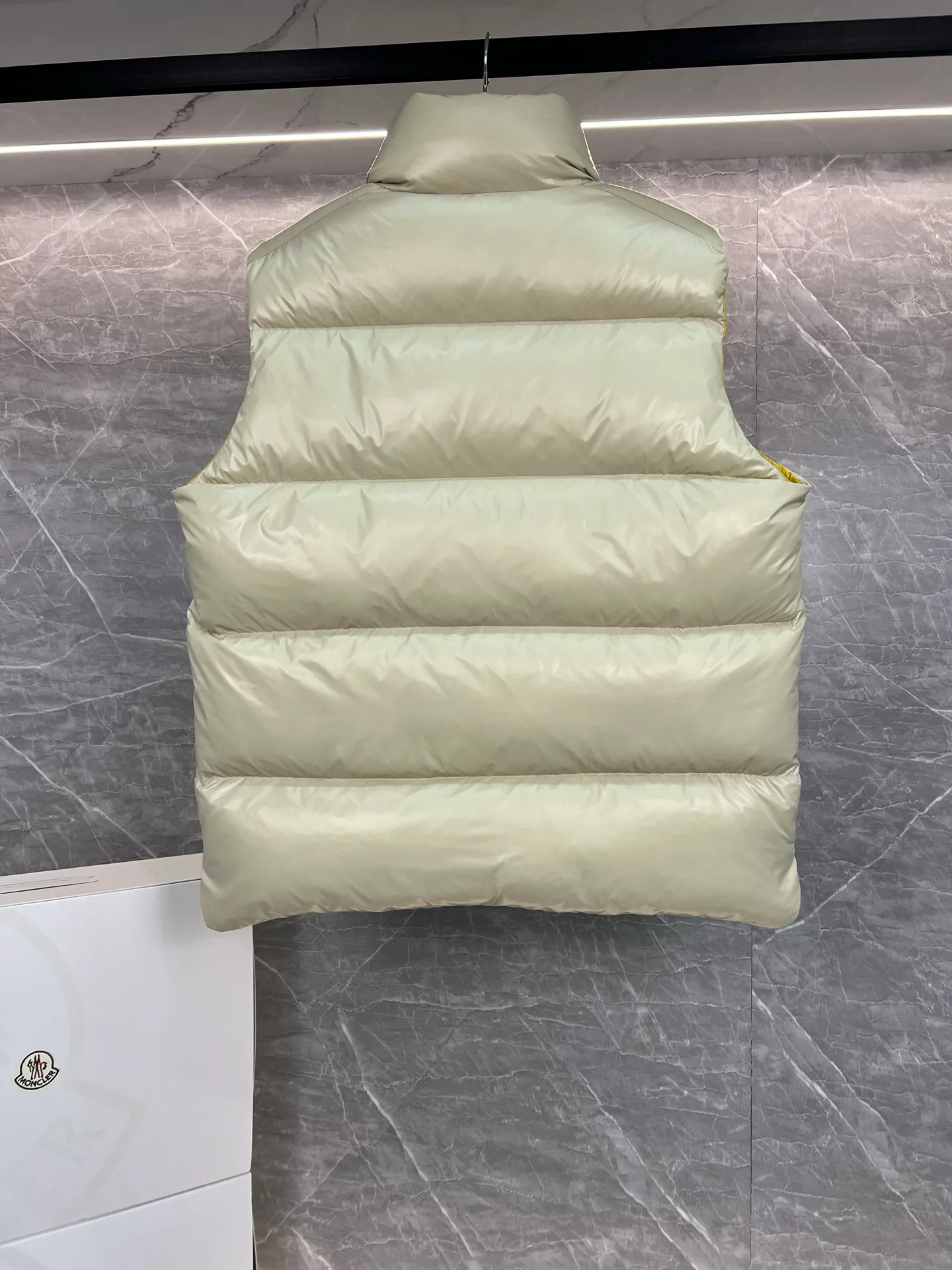 Жилеты Мужские Moncler 18599862