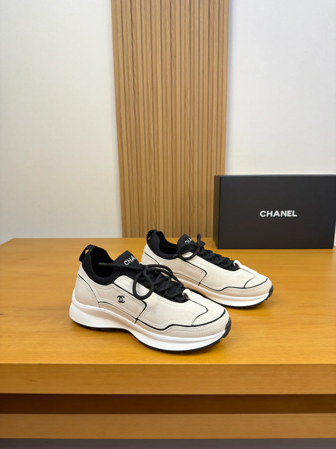 Women's Sneakers CHANEL 16874092