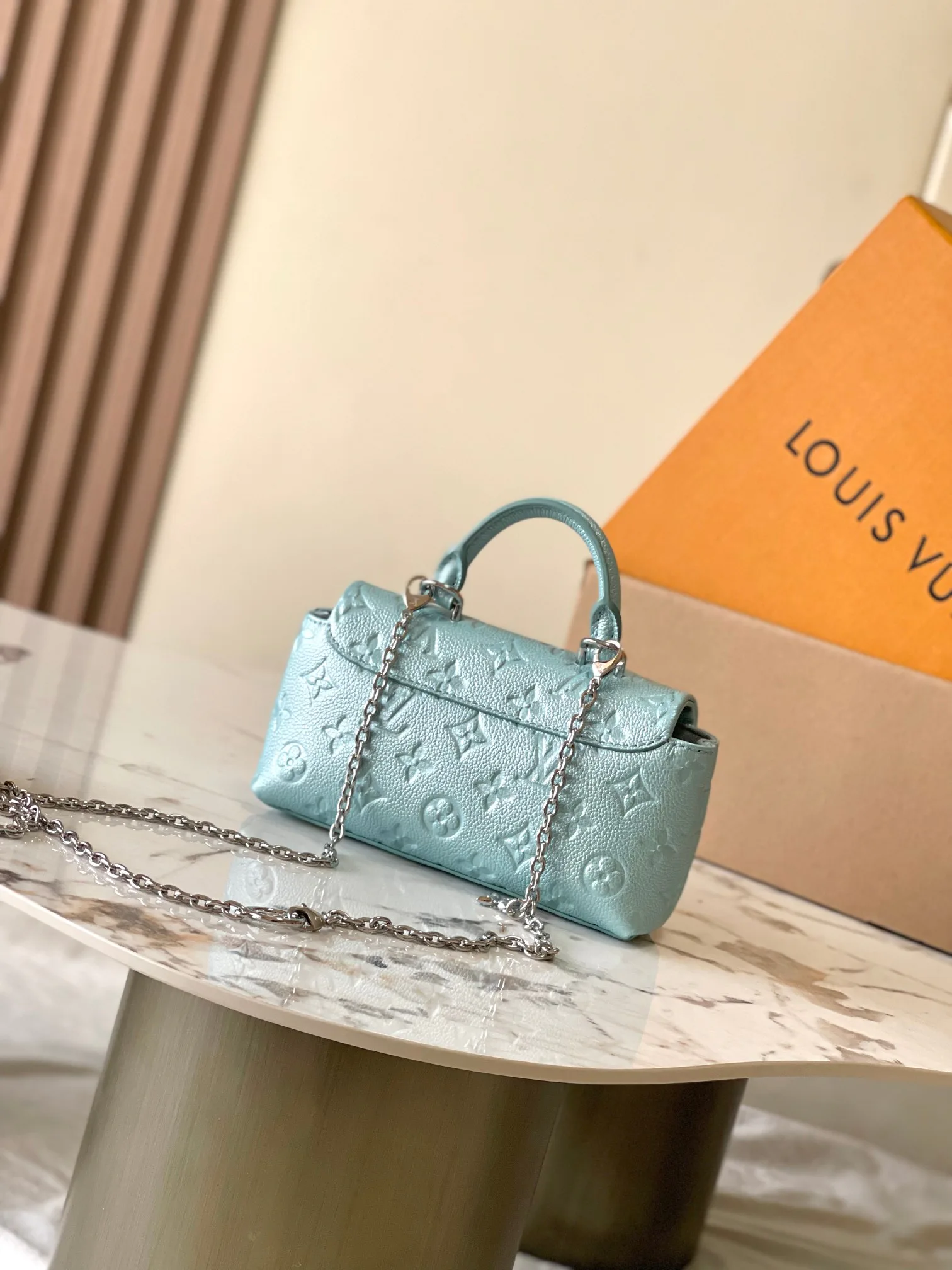 Классические Сумки Женские Louis Vuitton 18627721