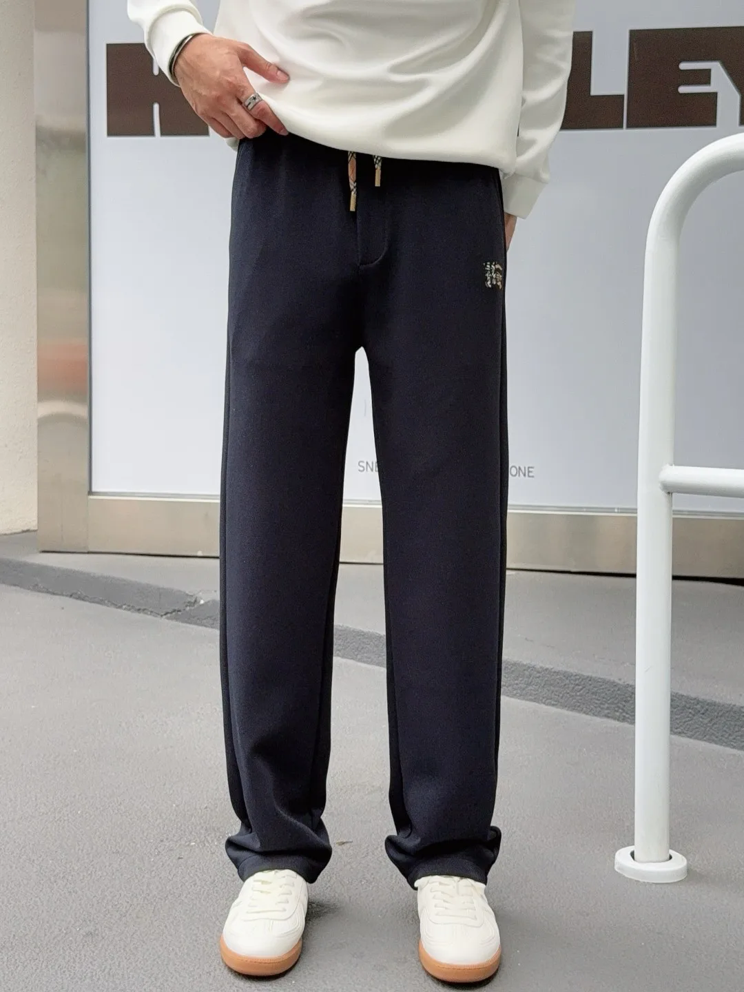 Women's Trousers BURBERRY 18178459