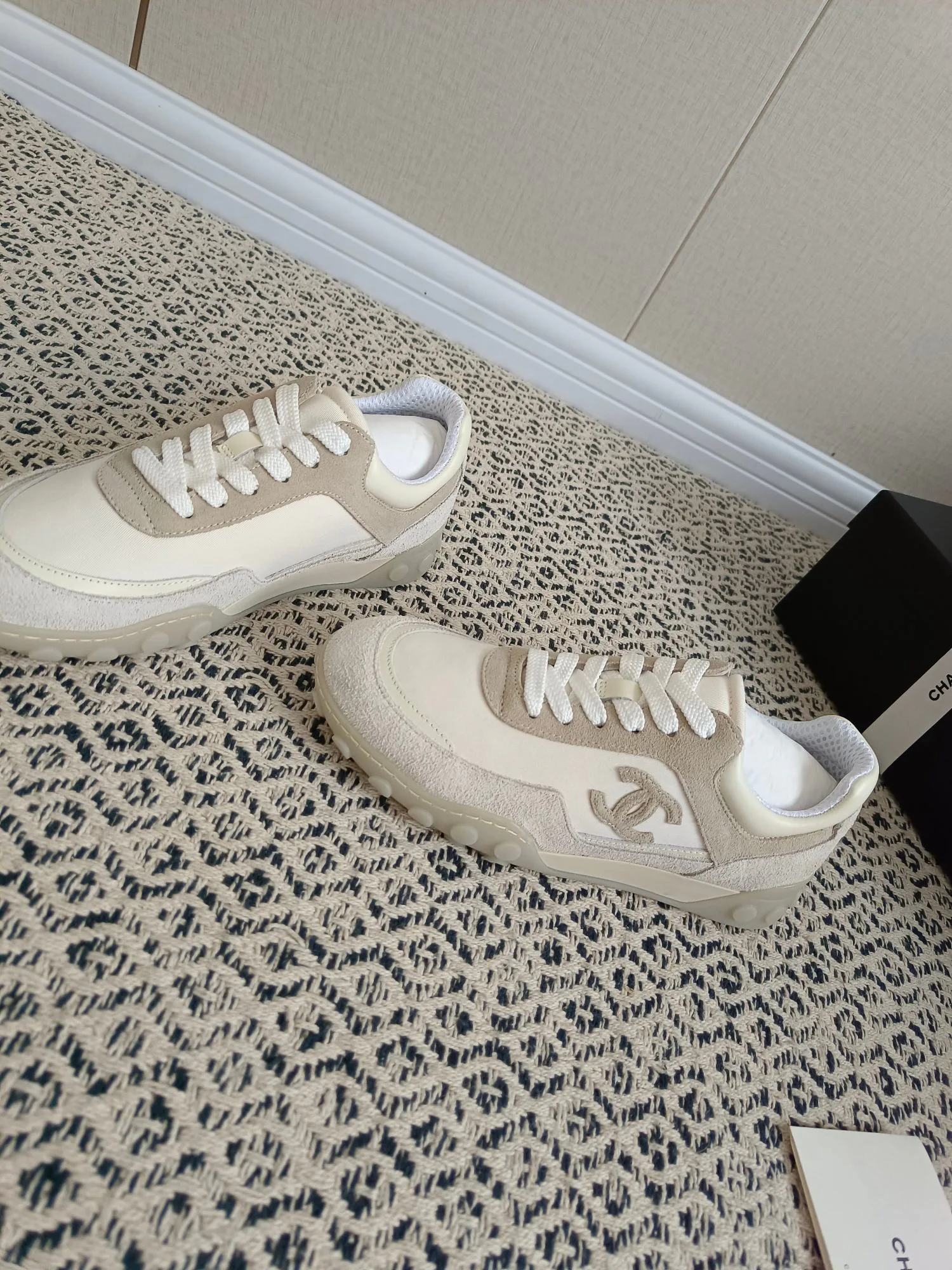 Women's Sneakers CHANEL 18475410