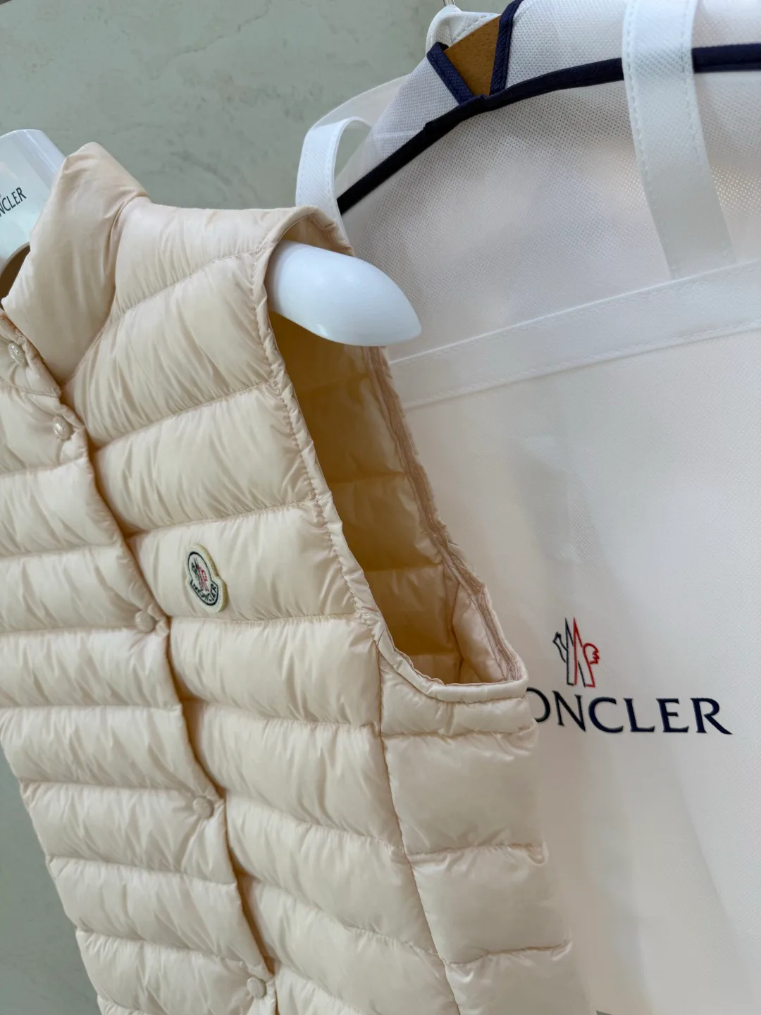 Men's Vests MONCLER 18030016