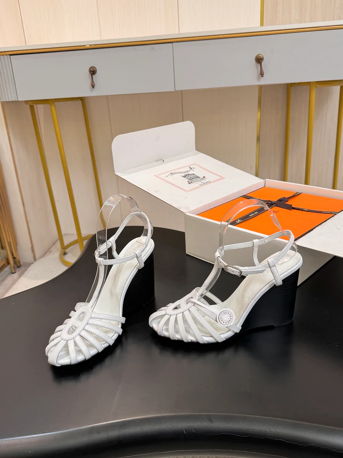Women's Open-Toe Sandals HERMES 18103844