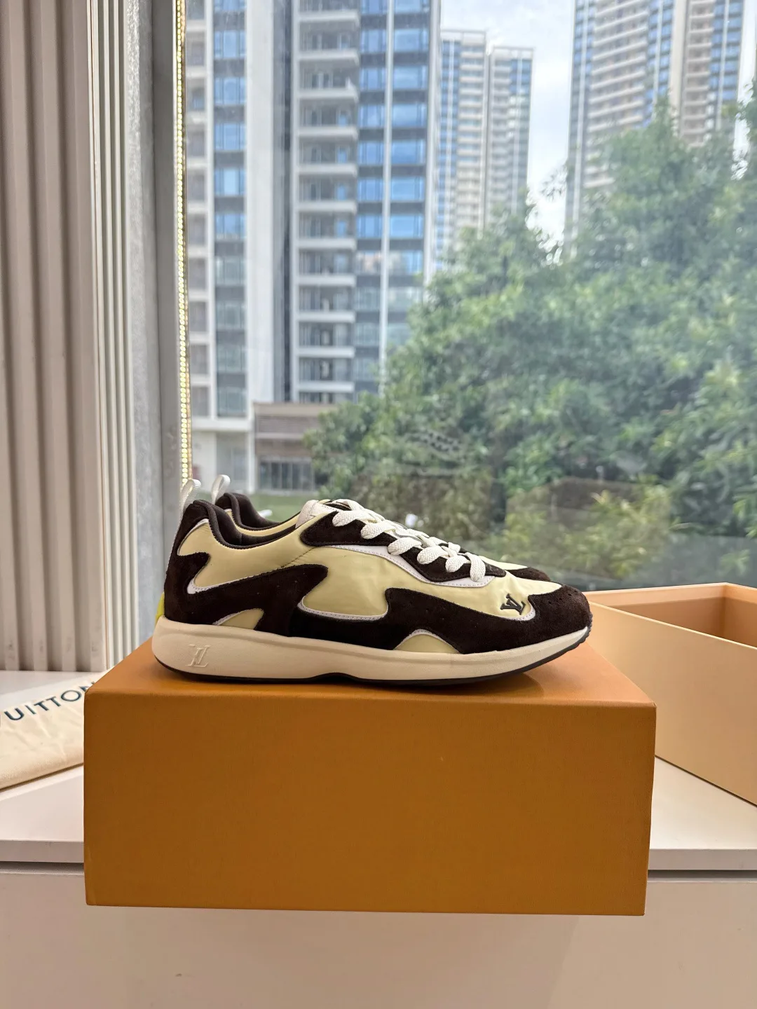 Women's Sneakers LOUIS VUITTON 18053499