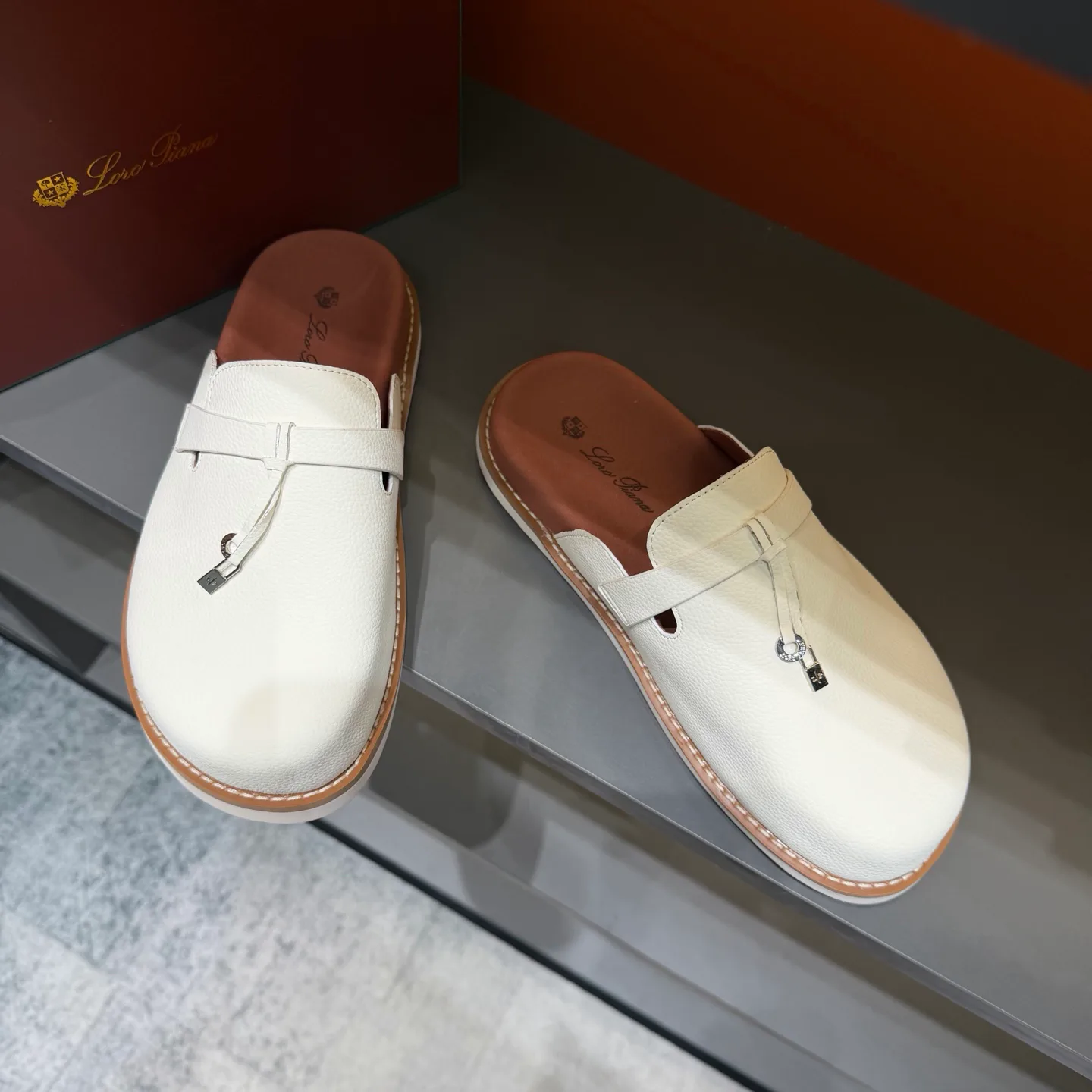 Women's Mules And Clogs LORO PIANA 18400775