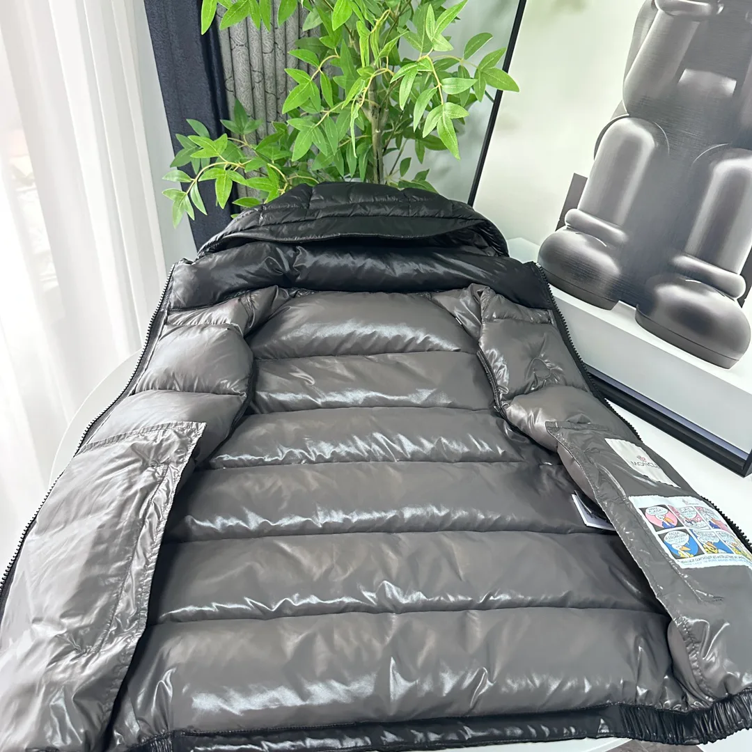 Women's Jackets And Down Jackets MONCLER 18129812