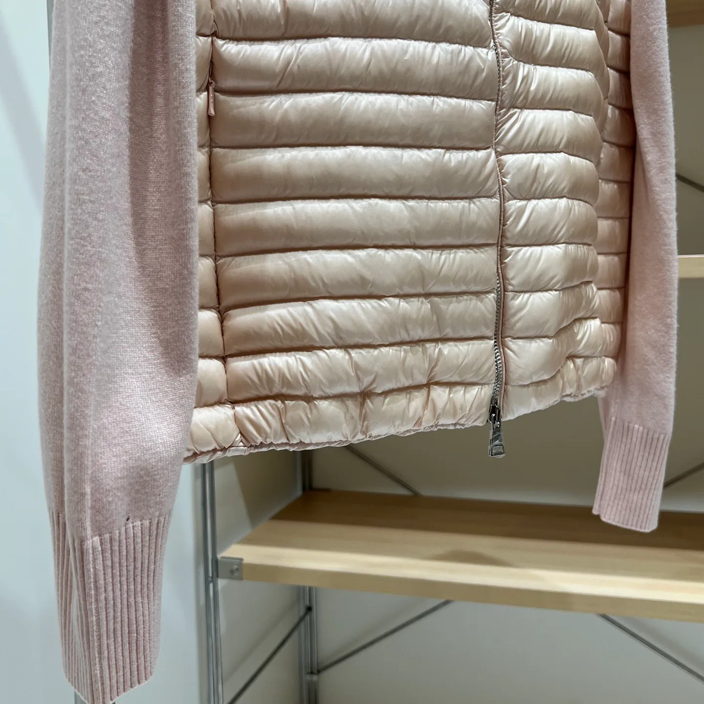 Women's Jackets And Down Jackets MONCLER 18043622