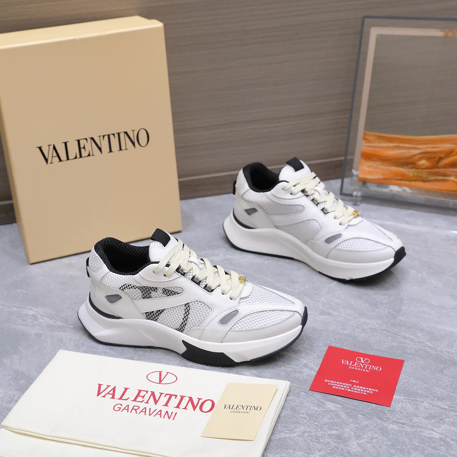 Men's Sneakers VALENTINO 17604595