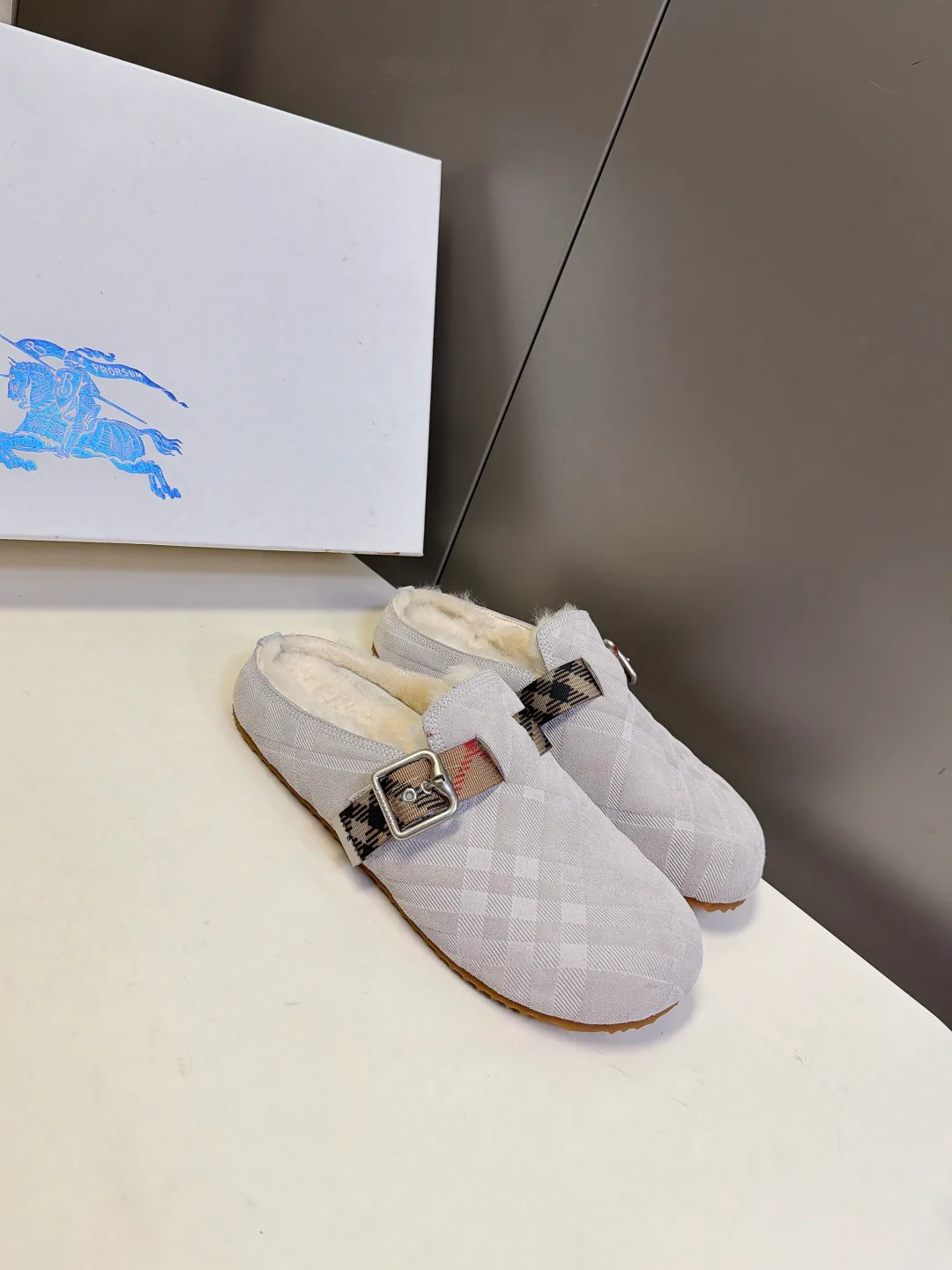 Women's Mules And Clogs BURBERRY 18092318
