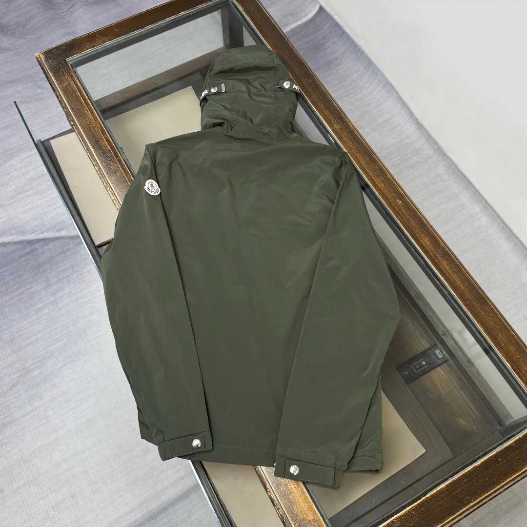 Women's Jackets And Down Jackets MONCLER 18416528